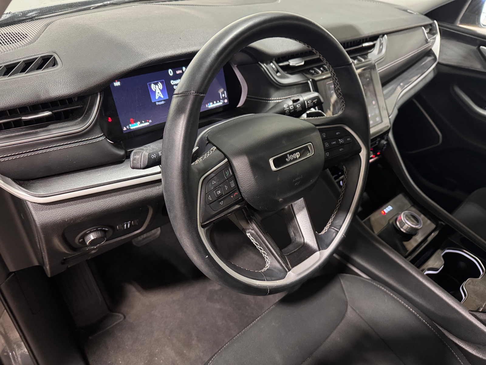 Thumbnail: 2021 Jeep Grand Cherokee L - 3
