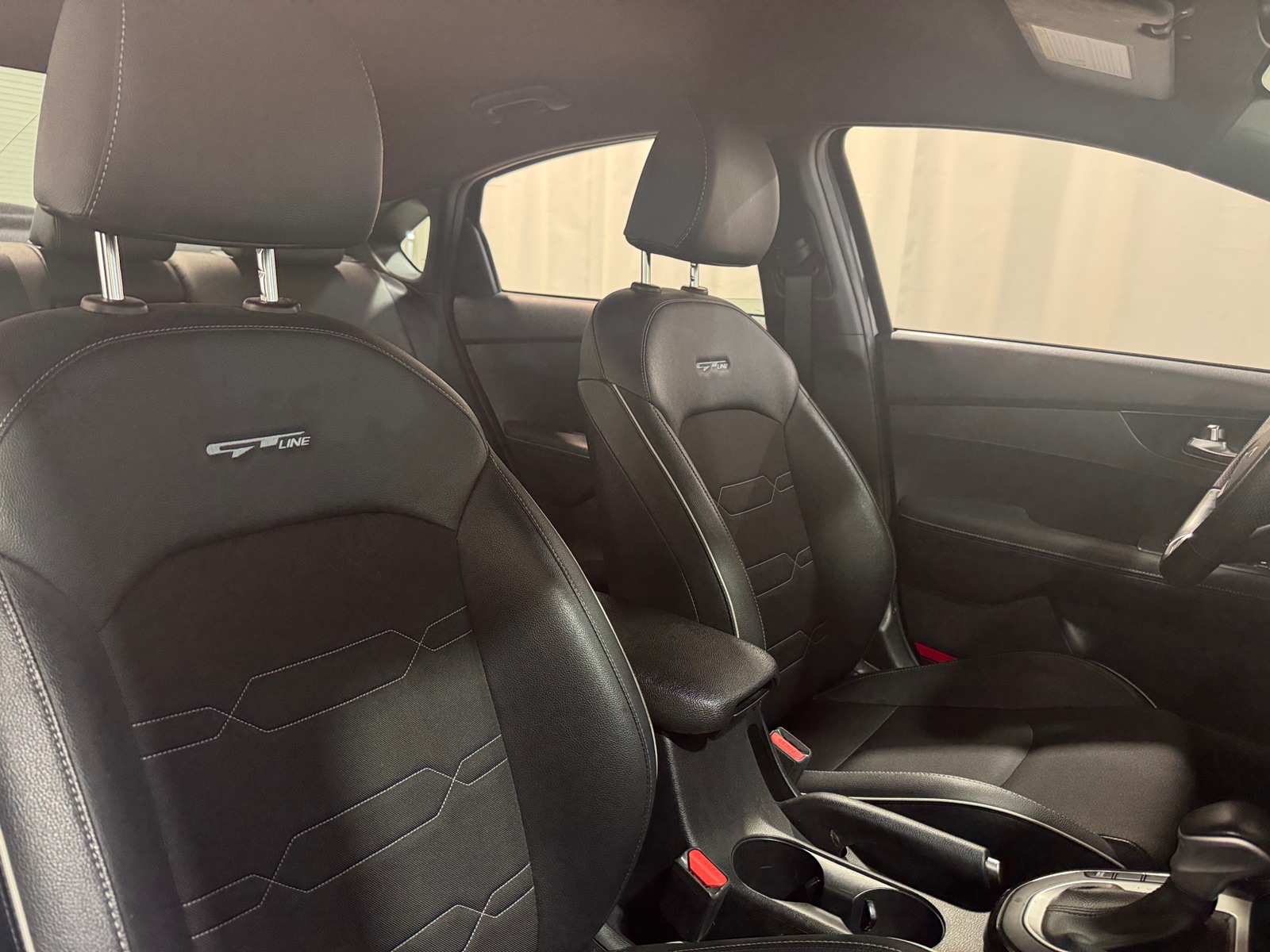 Thumbnail: 2022 Kia Forte - 2