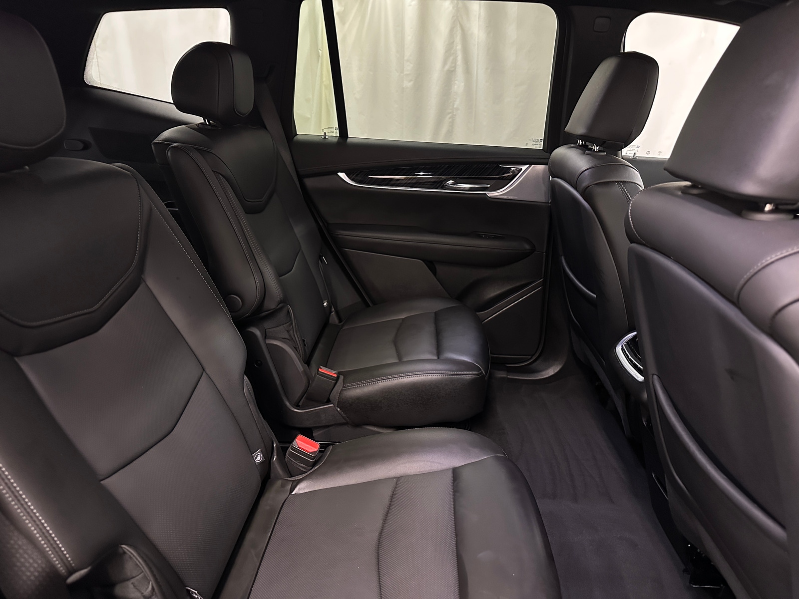 Thumbnail: 2025 Cadillac XT6 - 5