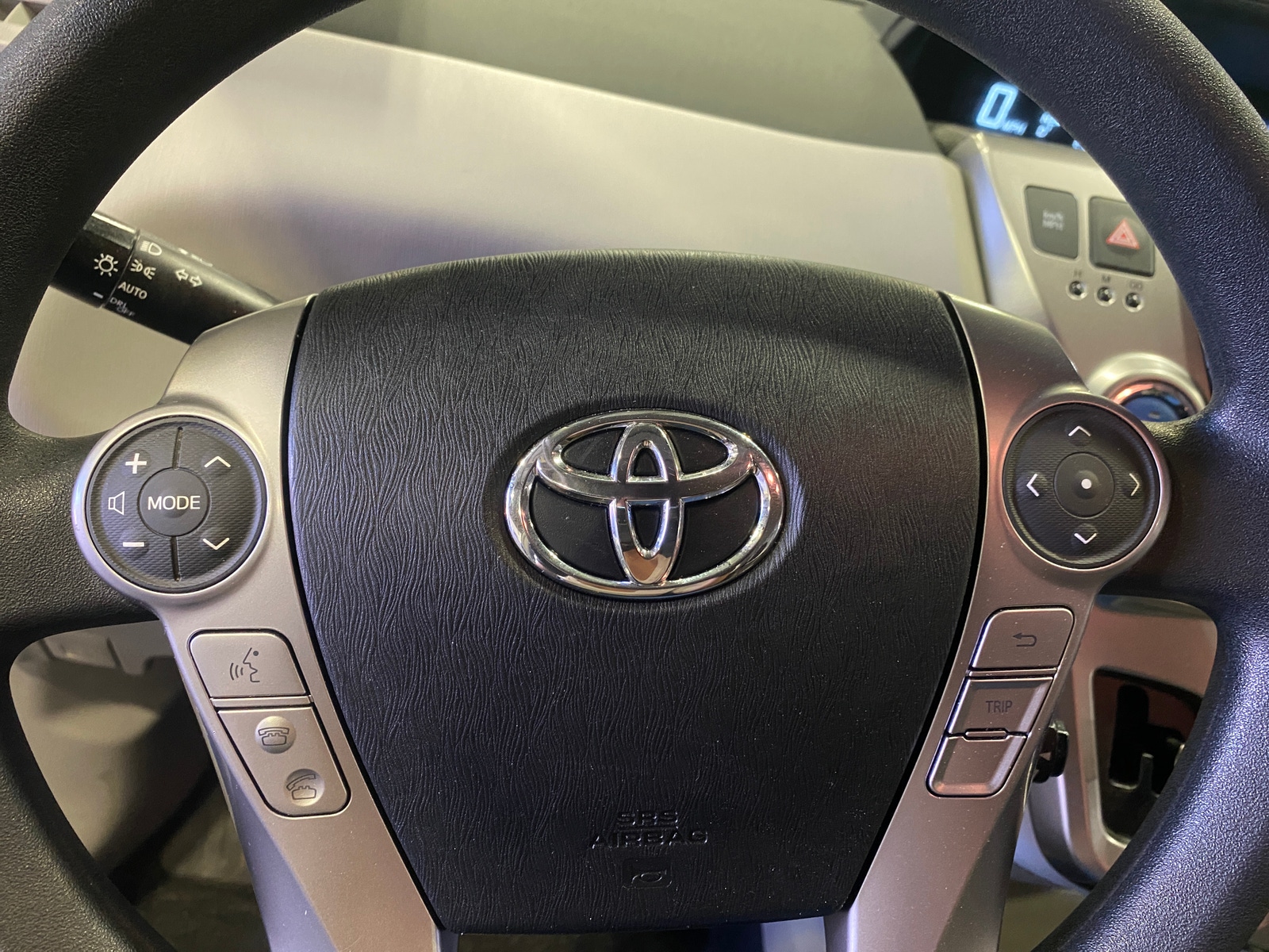 Thumbnail: 2015 Toyota Prius v - 5