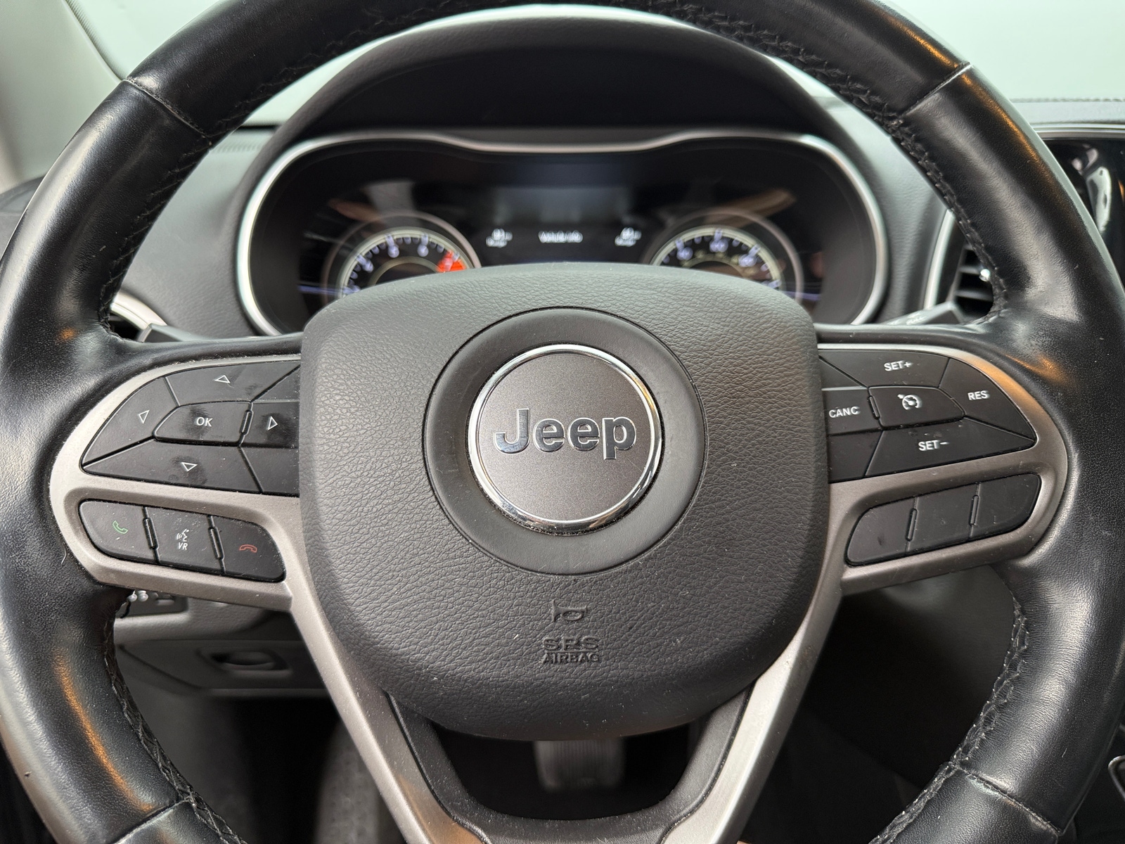 Thumbnail: 2020 Jeep Cherokee - 4