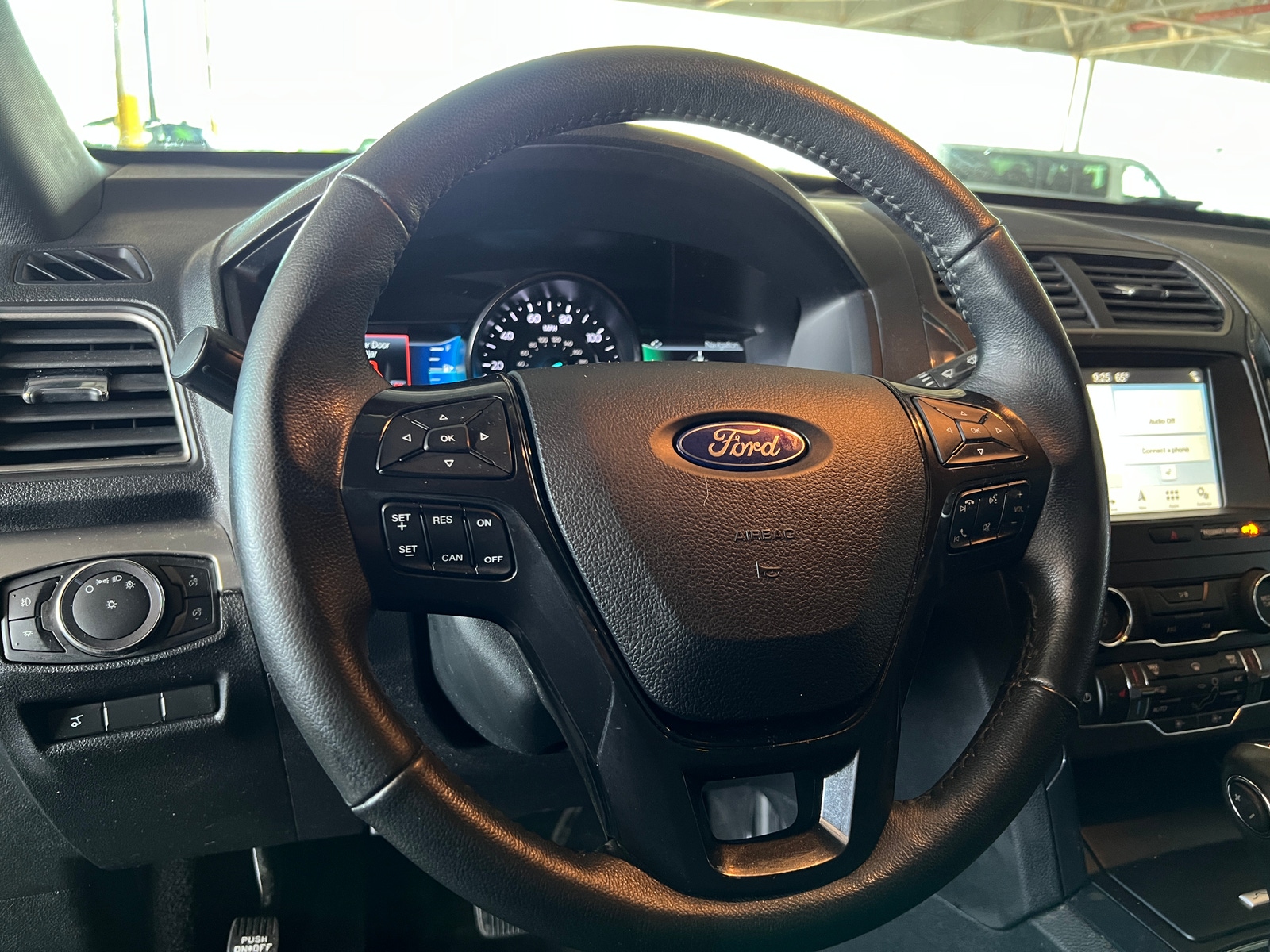 Thumbnail: 2019 Ford Explorer - 4