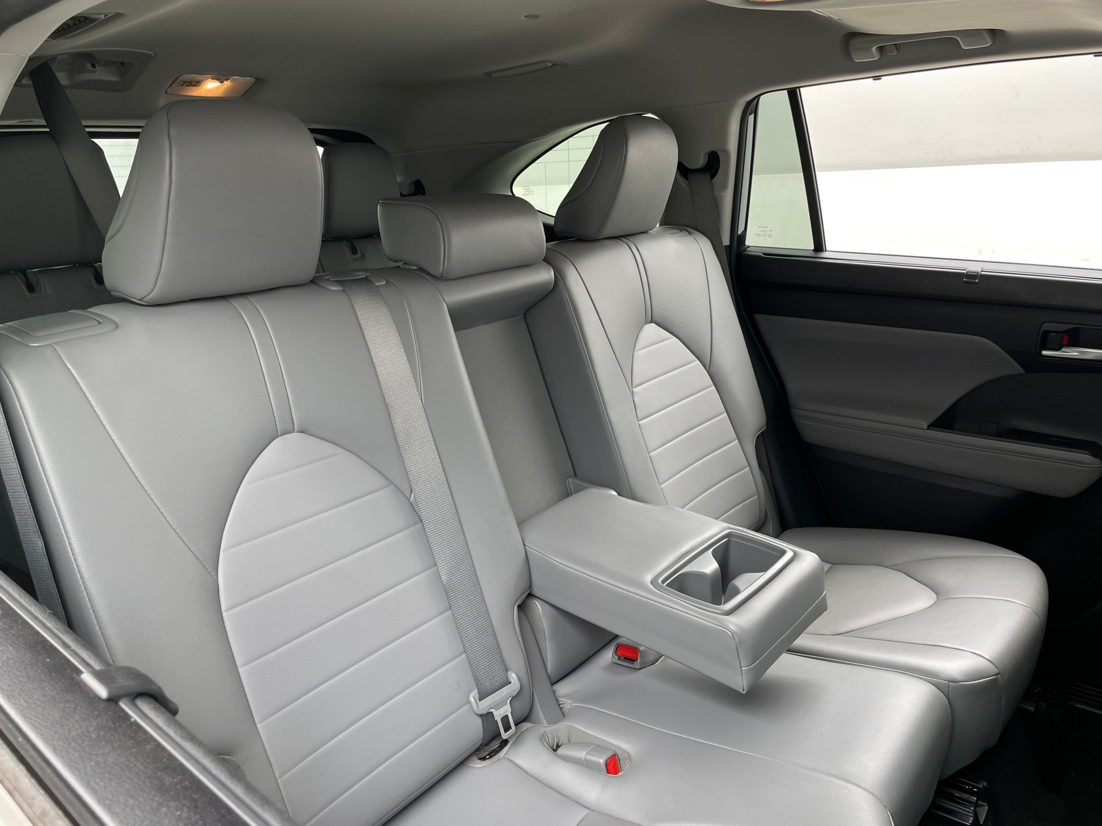 Thumbnail: 2022 Toyota Highlander - 5