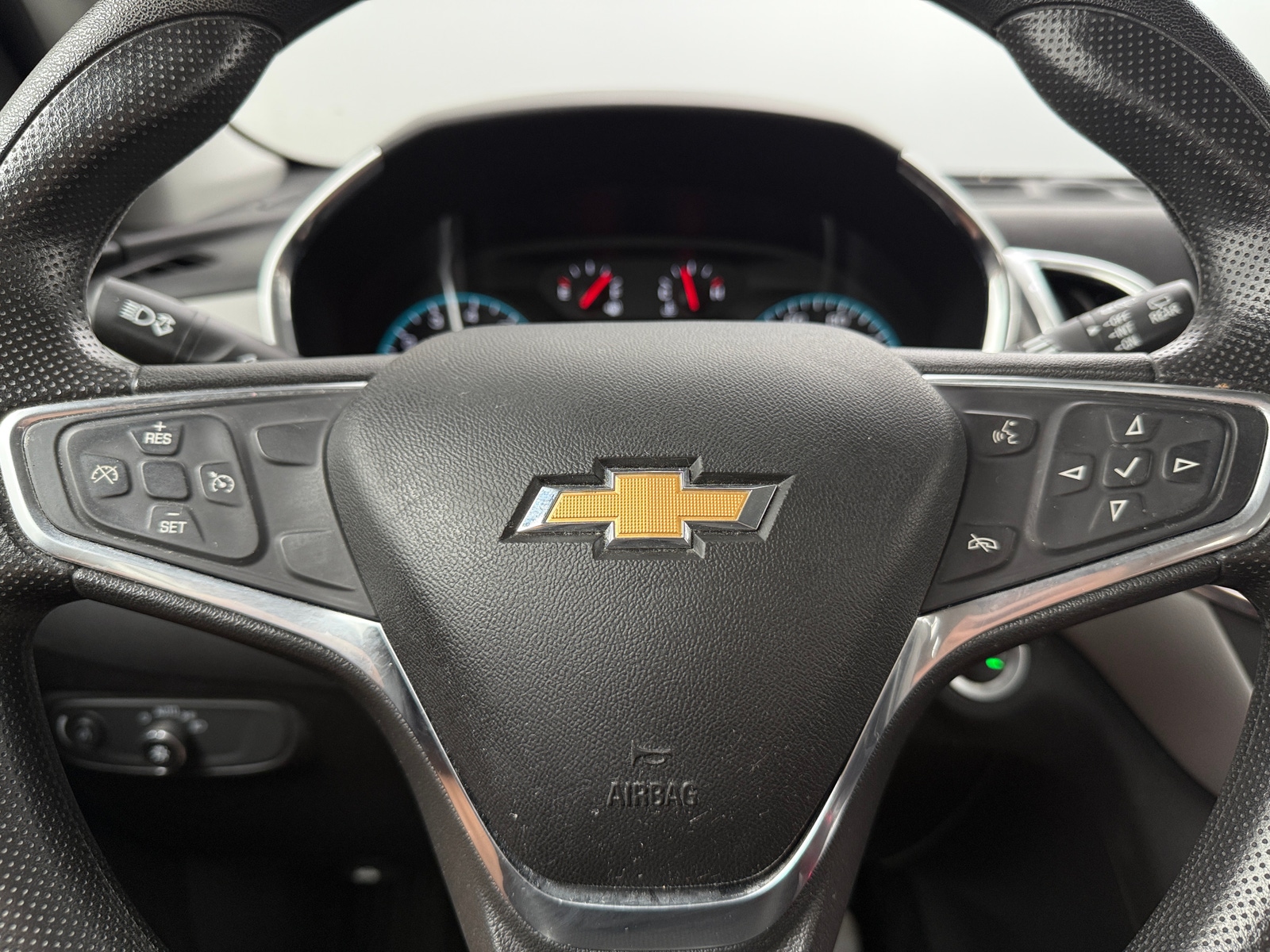 Thumbnail: 2019 Chevrolet Equinox - 5