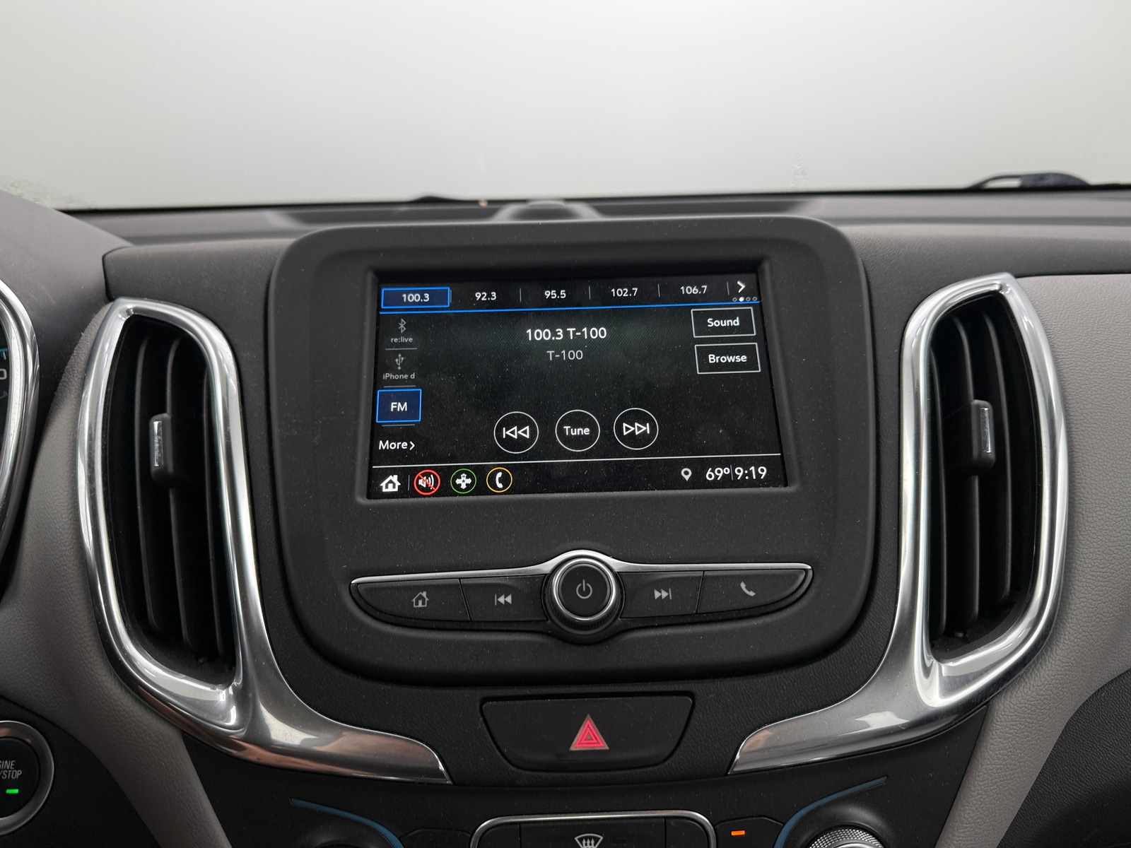 Thumbnail: 2019 Chevrolet Equinox - 4