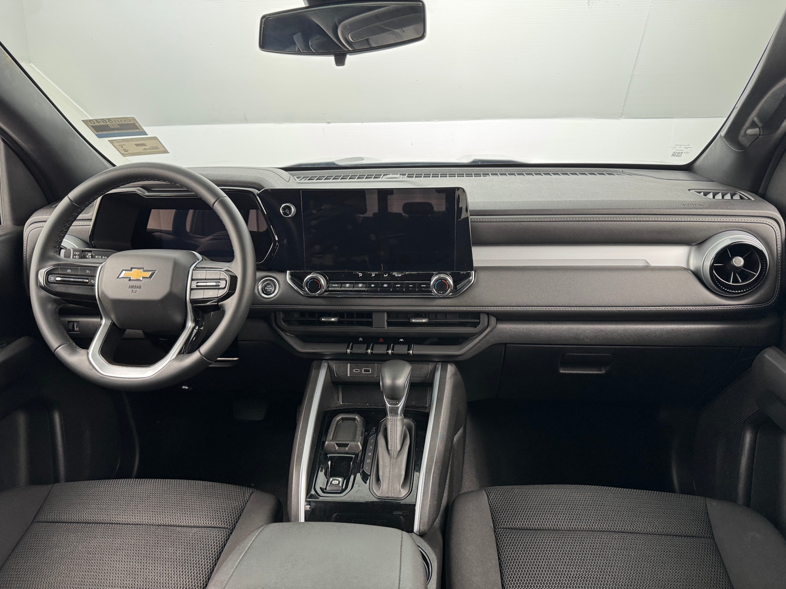 Thumbnail: 2023 Chevrolet Colorado - 3