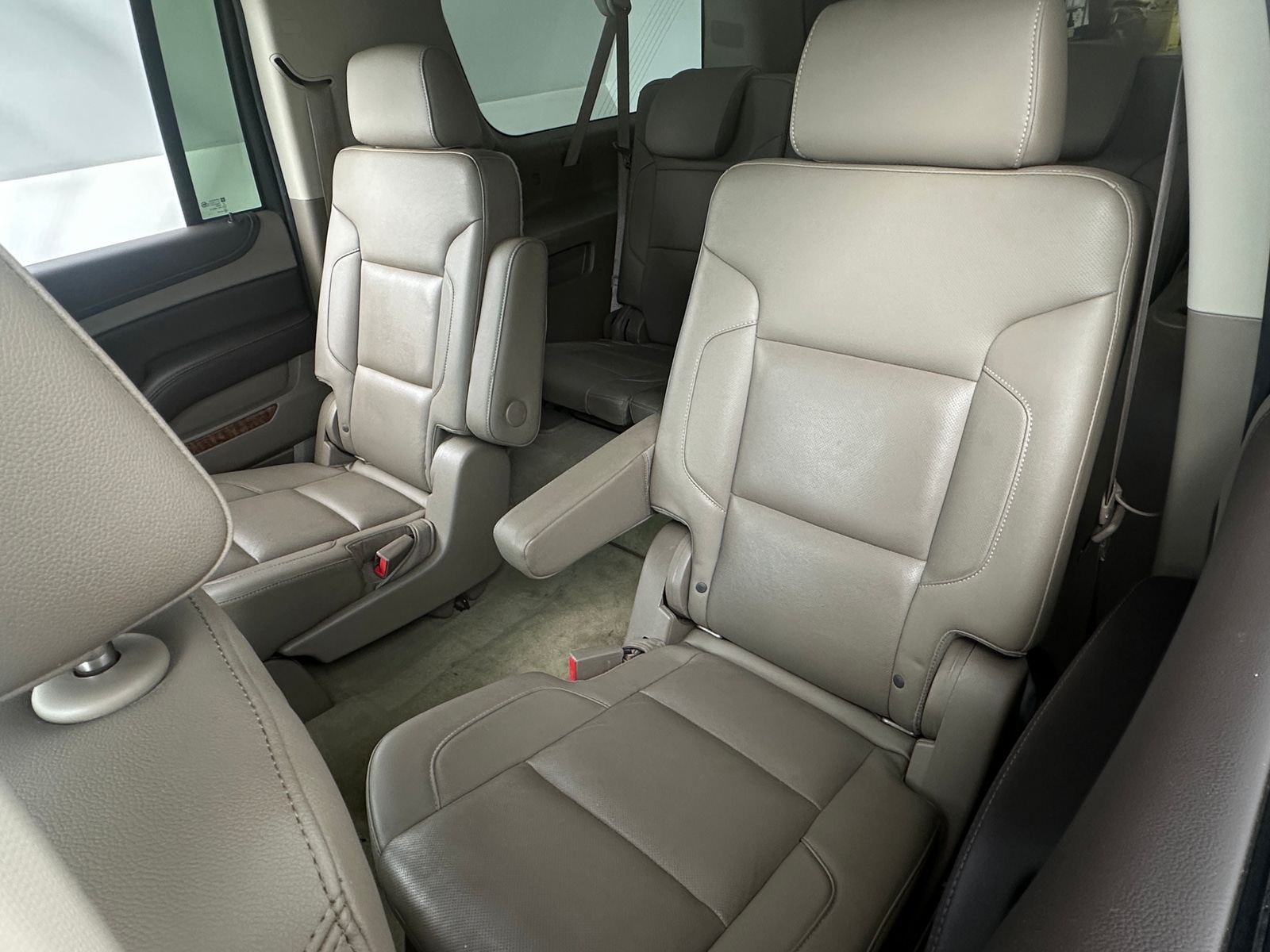 Thumbnail: 2016 Chevrolet Suburban - 5