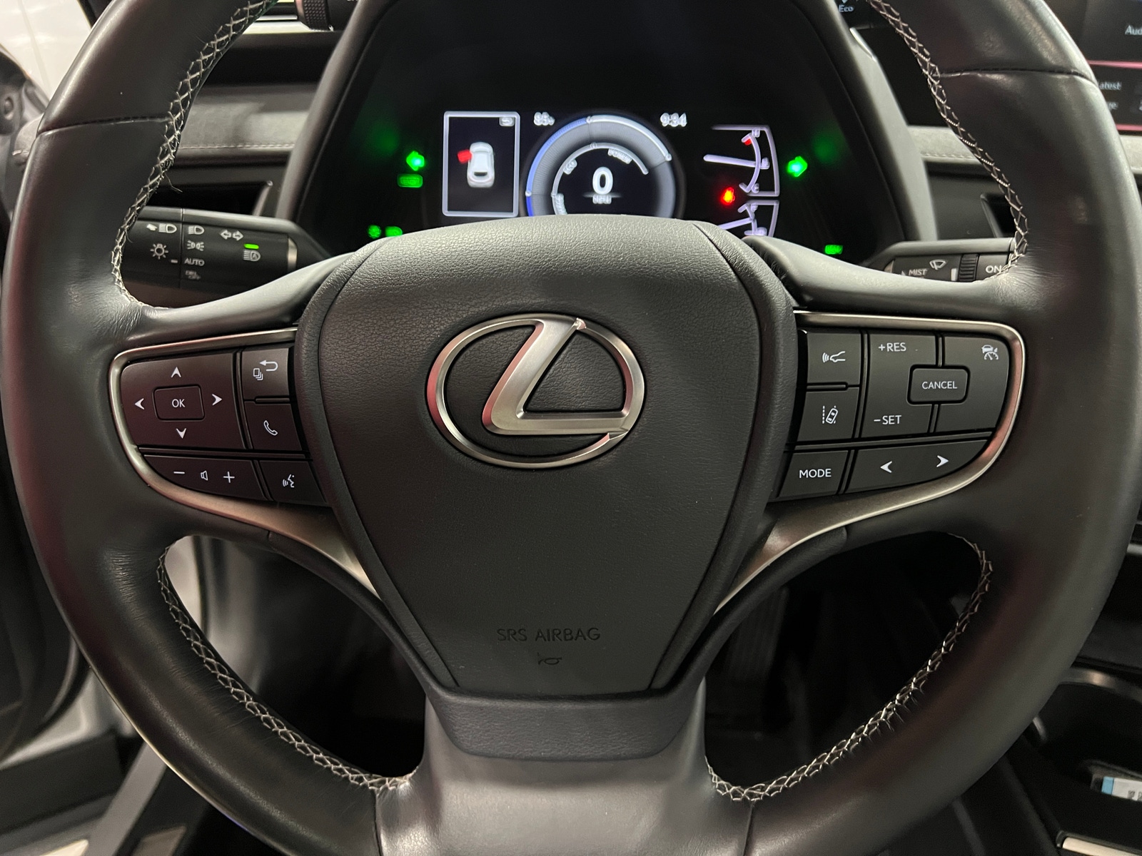 Thumbnail: 2020 Lexus UX - 4