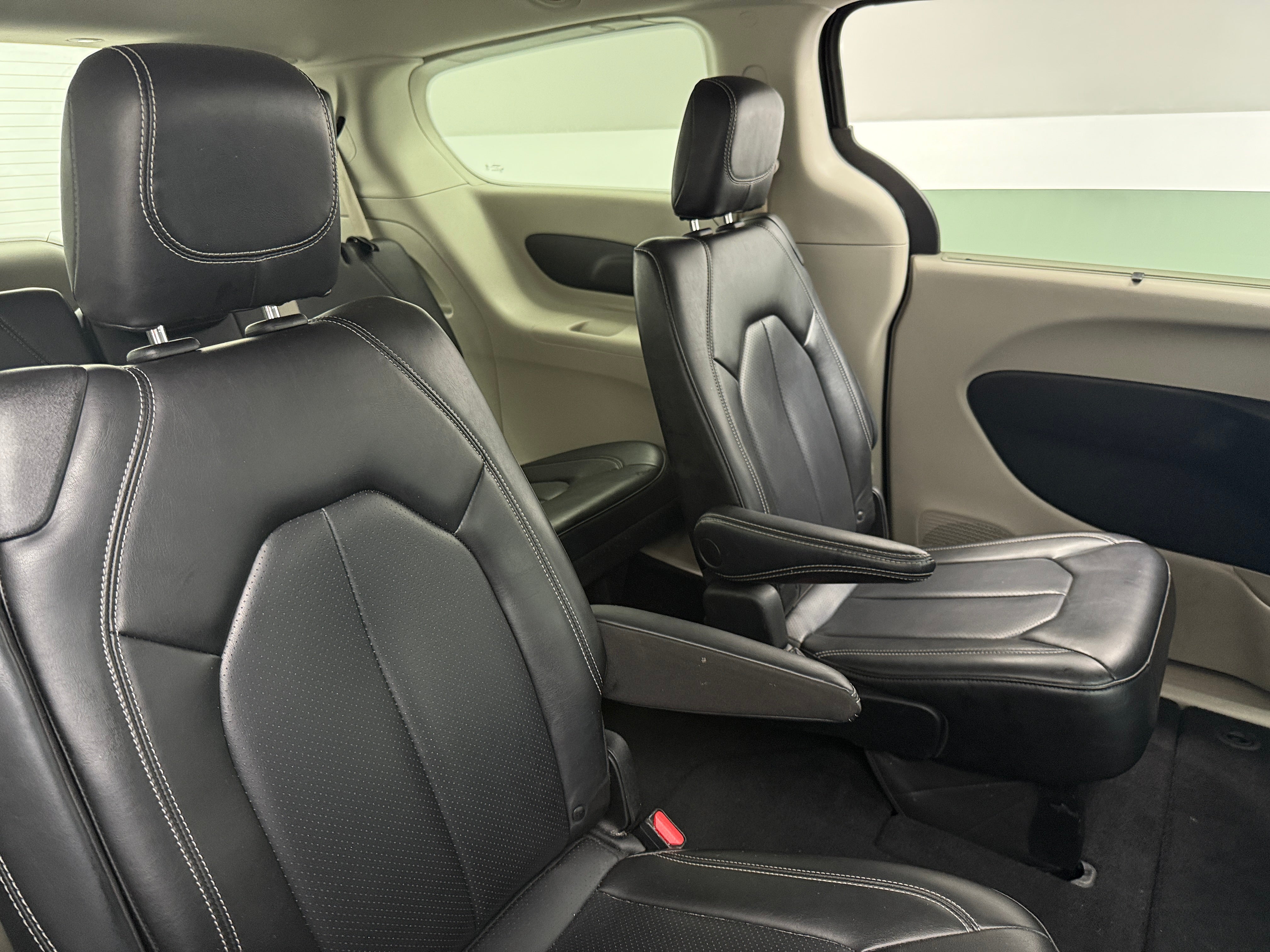 Thumbnail: 2023 Chrysler Pacifica - 5