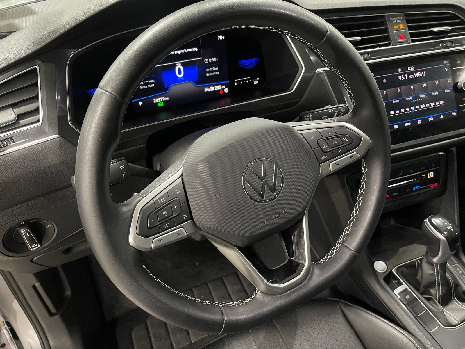 Thumbnail: 2022 Volkswagen Tiguan - 4