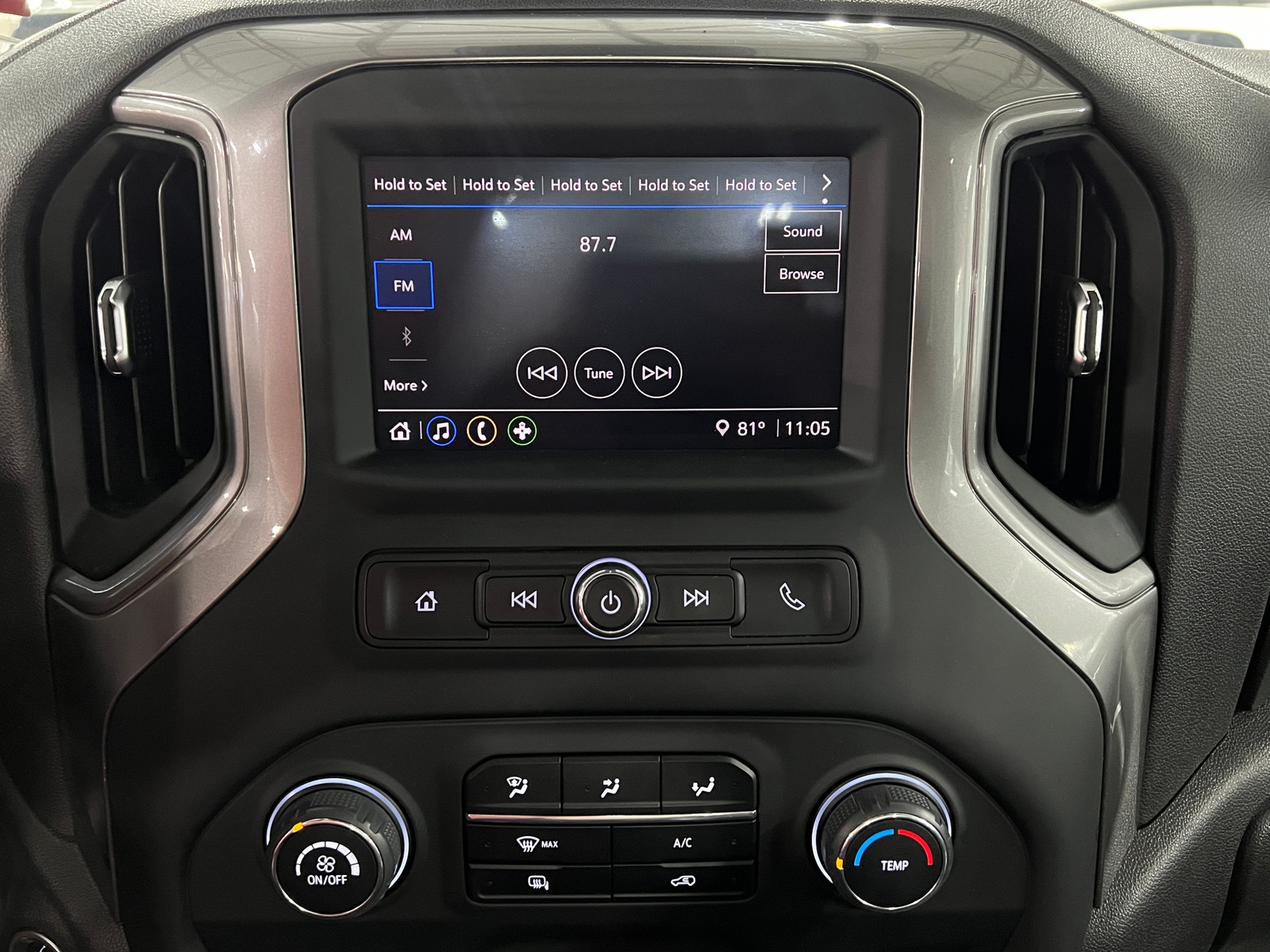 Thumbnail: 2024 Chevrolet Silverado 1500 - 4