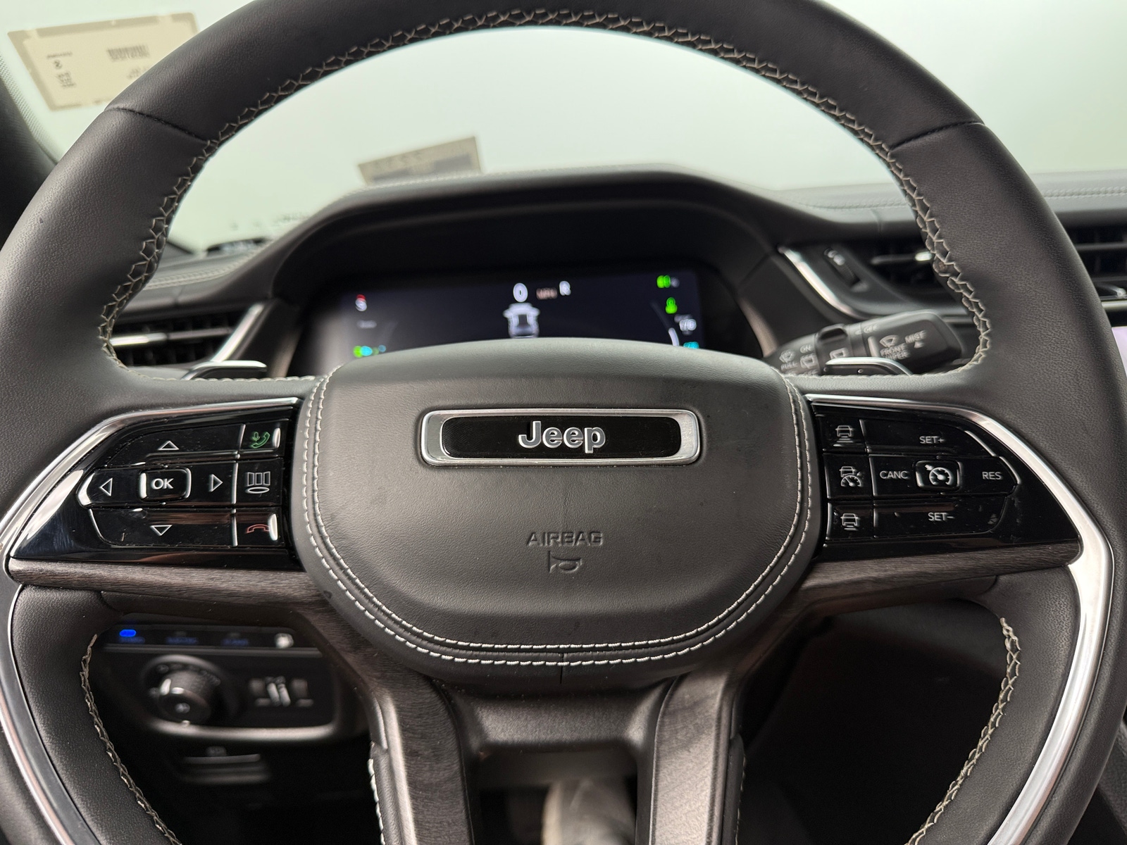 Thumbnail: 2022 Jeep Grand Cherokee - 4
