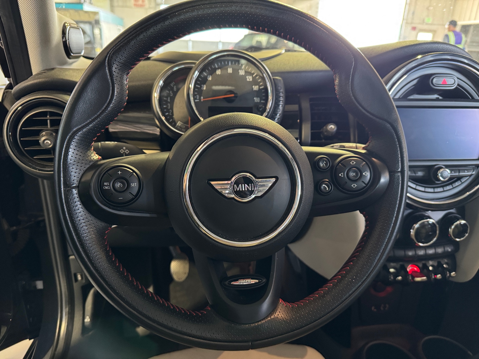 Thumbnail: 2016 MINI Cooper Hardtop - 4