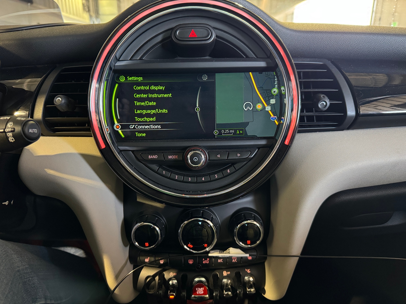 Thumbnail: 2016 MINI Cooper Hardtop - 3