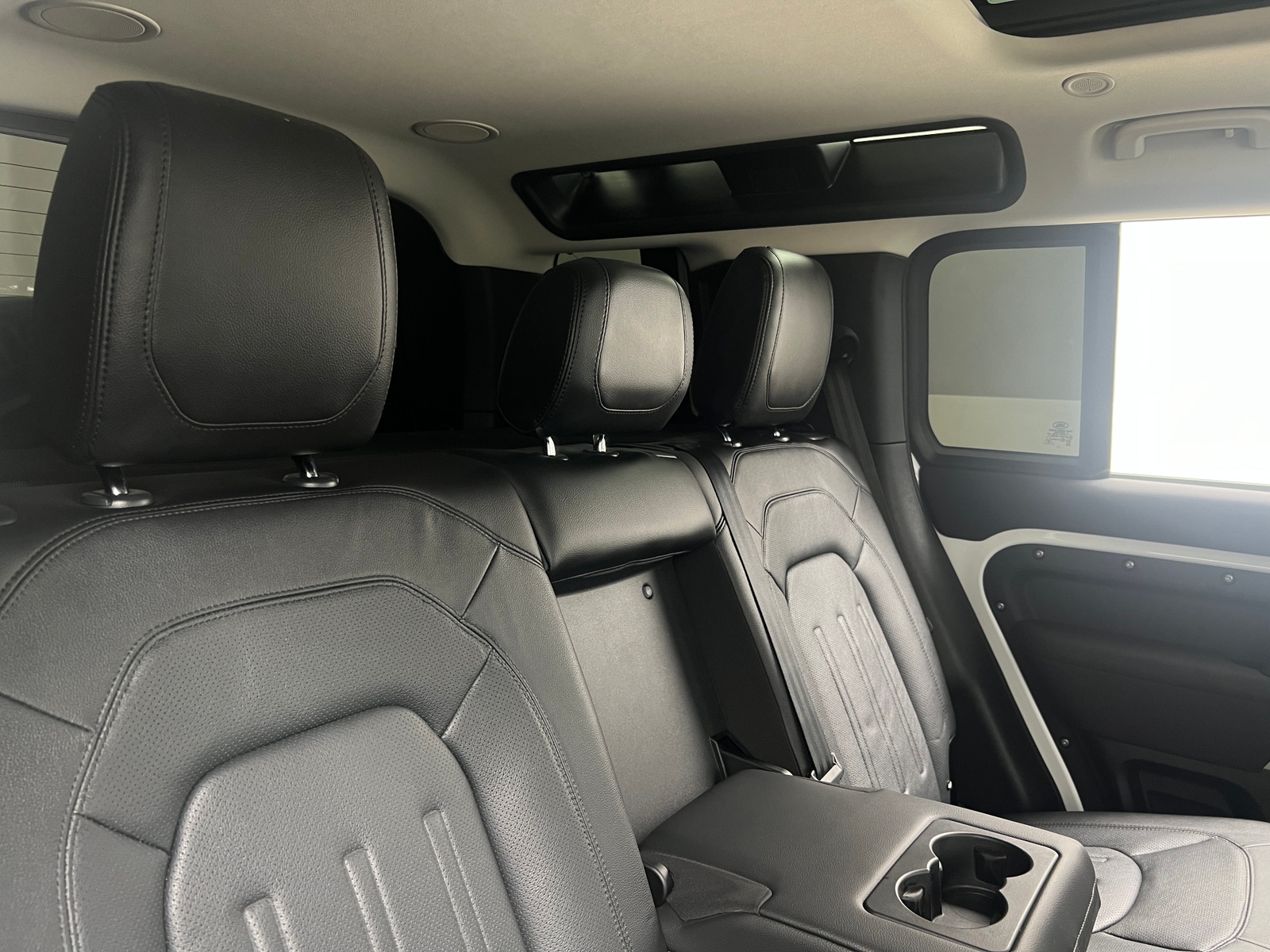 Thumbnail: 2022 Land Rover Defender - 5