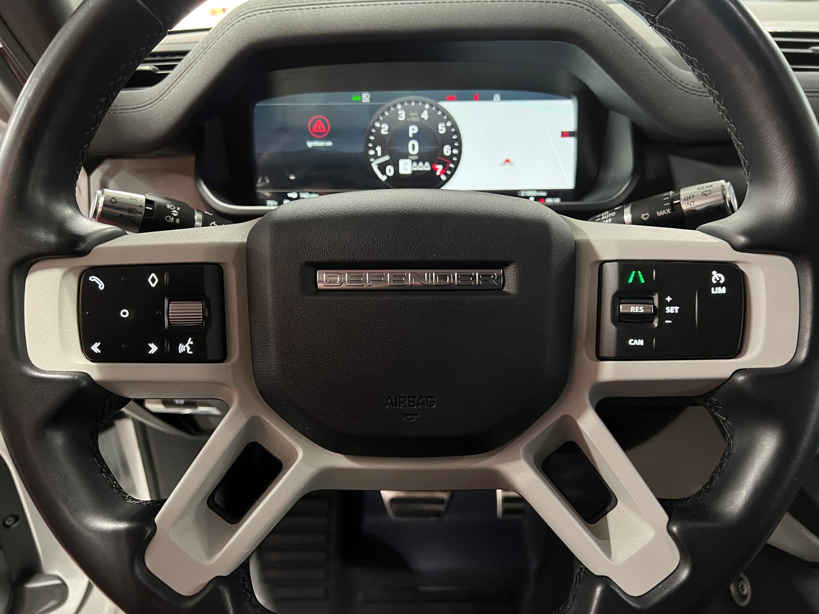 Thumbnail: 2022 Land Rover Defender - 4
