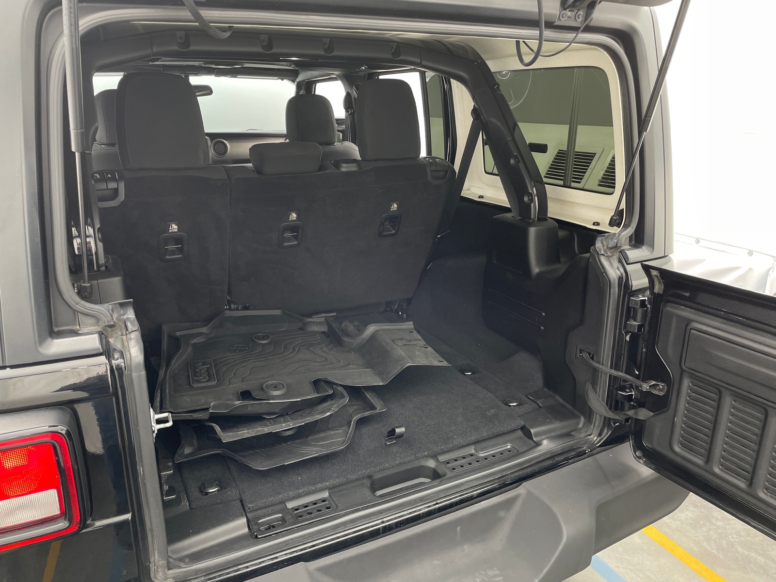 Thumbnail: 2018 Jeep Wrangler - 7