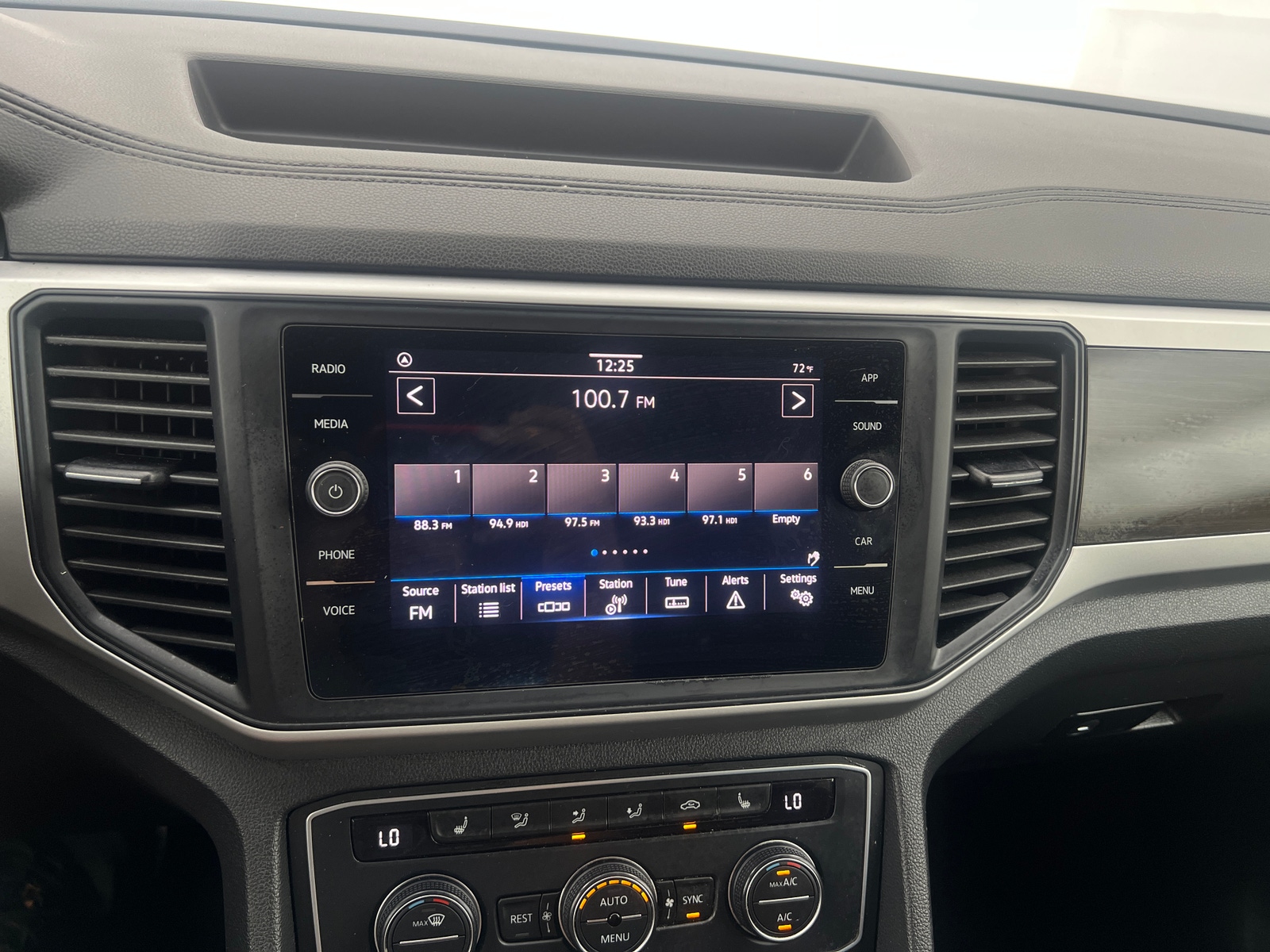 Thumbnail: 2021 Volkswagen Atlas - 3