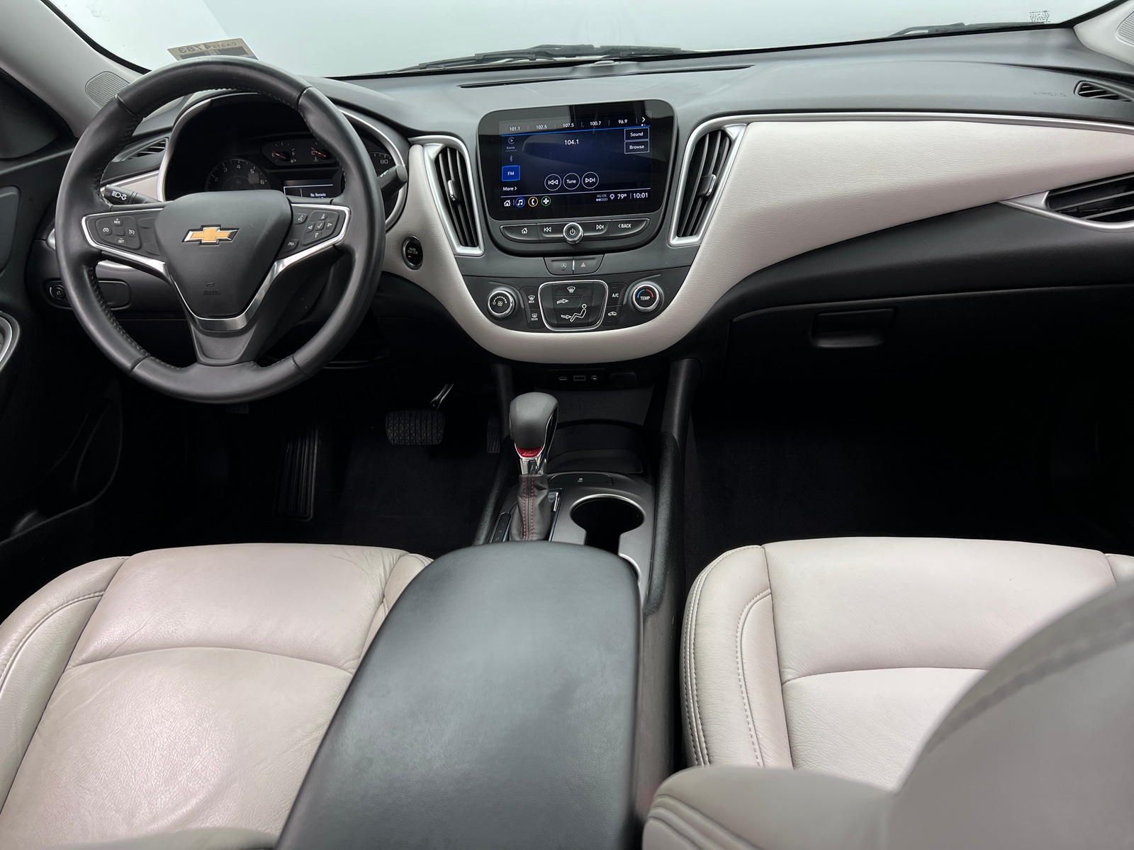 Thumbnail: 2021 Chevrolet Malibu - 3
