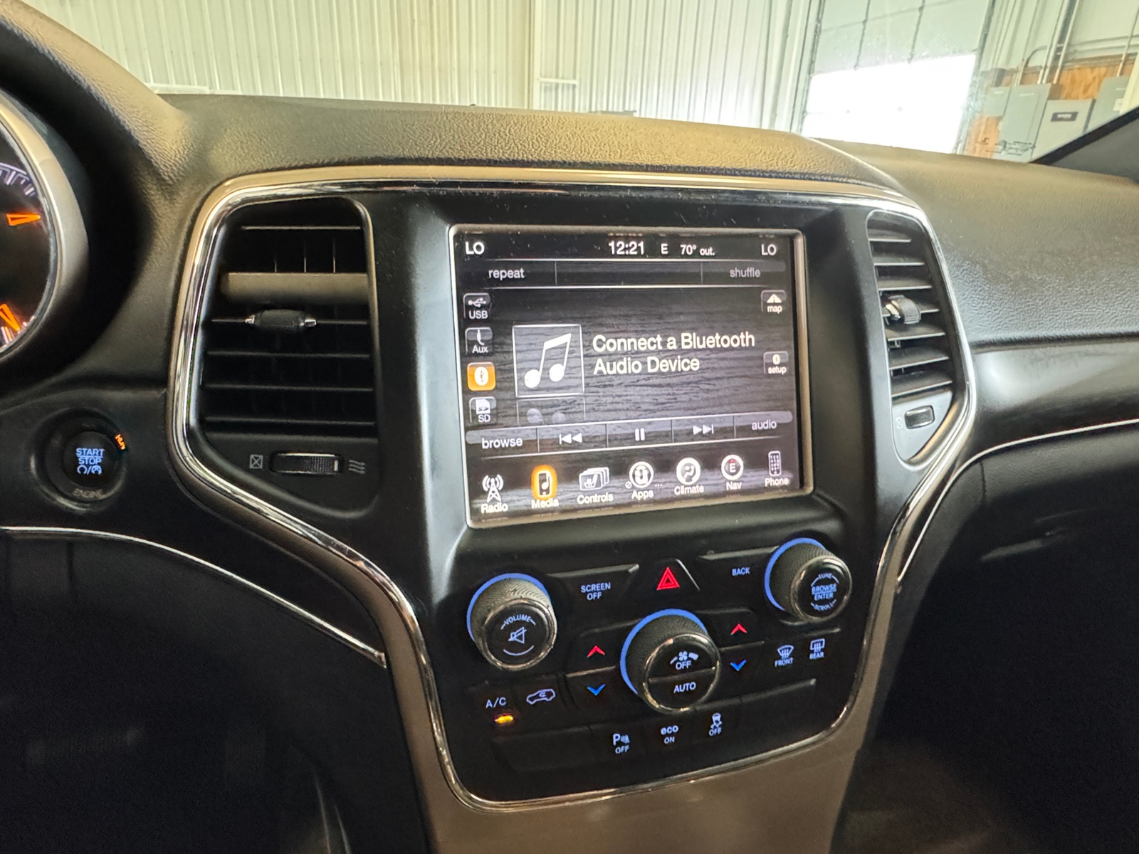 Thumbnail: 2015 Jeep Grand Cherokee - 3