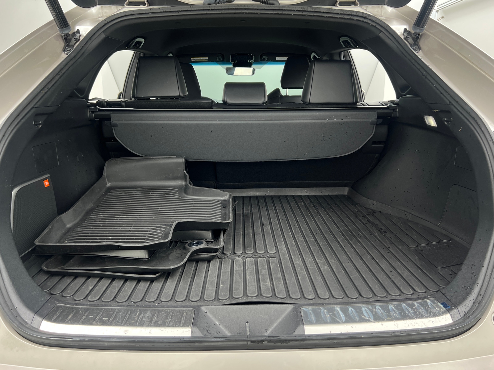 Thumbnail: 2021 Toyota Venza - 6