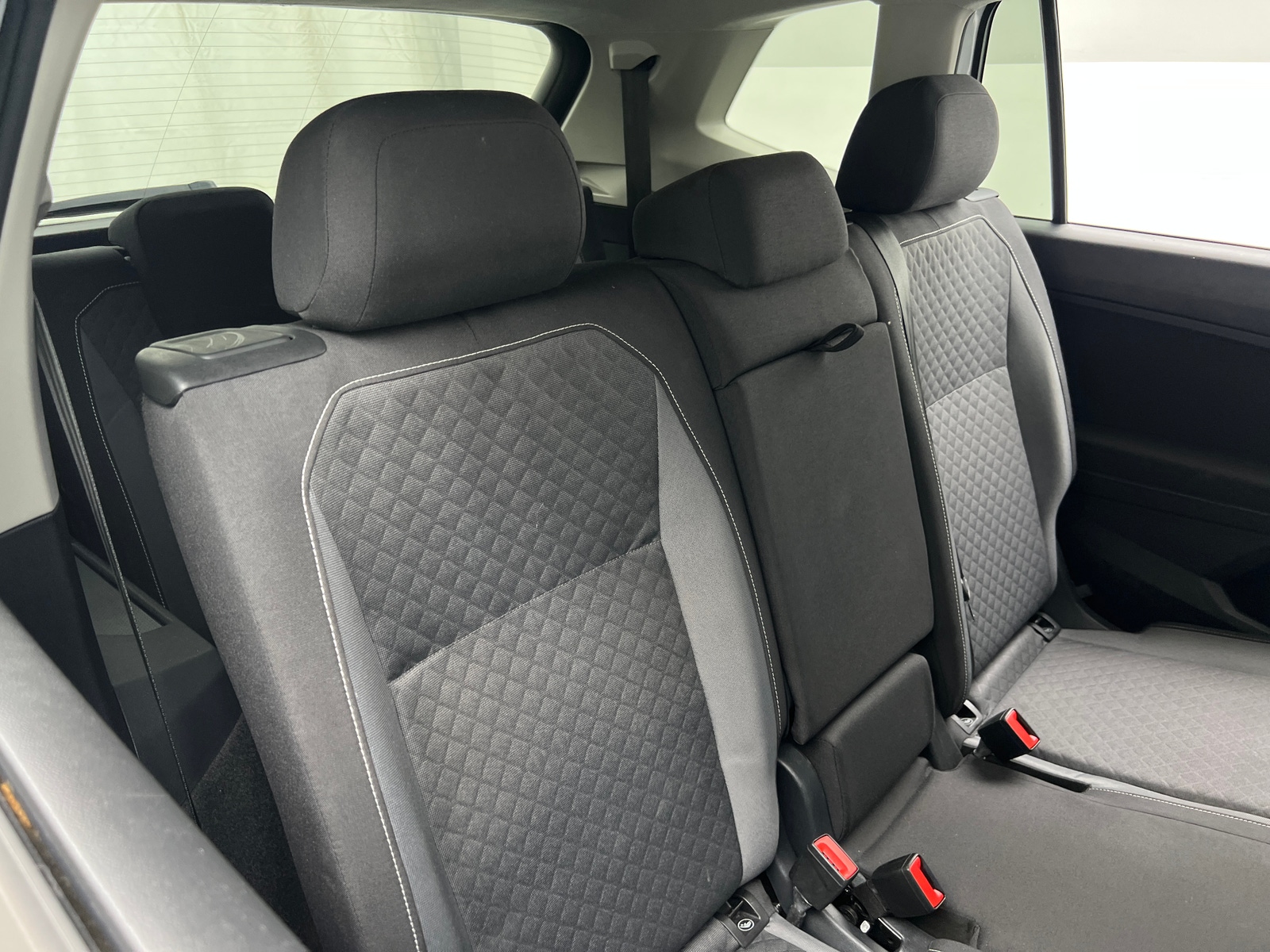 Thumbnail: 2021 Volkswagen Tiguan - 6