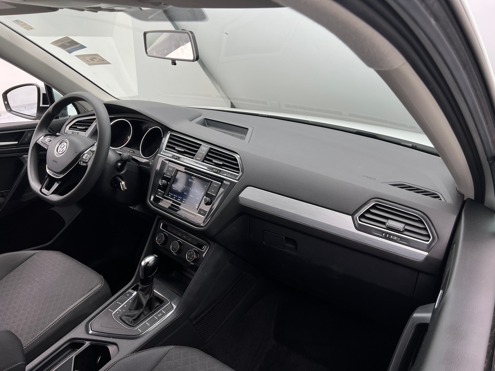 Thumbnail: 2021 Volkswagen Tiguan - 3