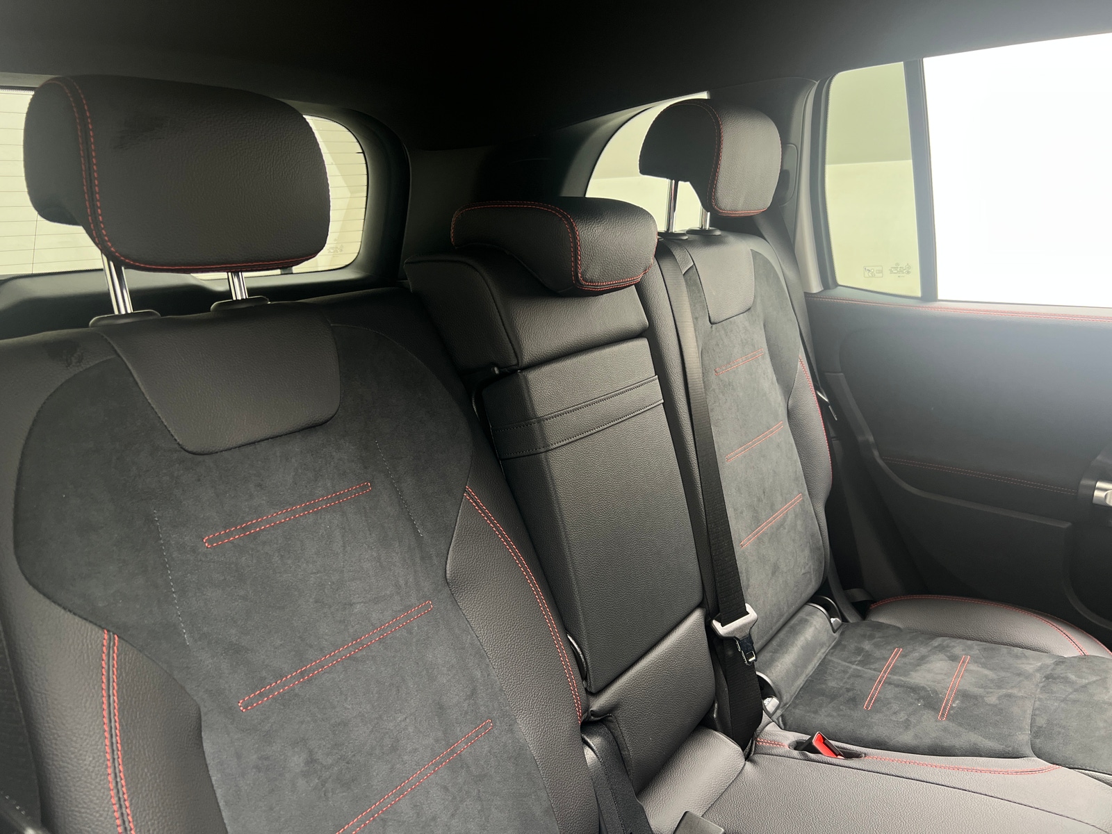 Thumbnail: 2024 Mercedes-Benz GLB - 5