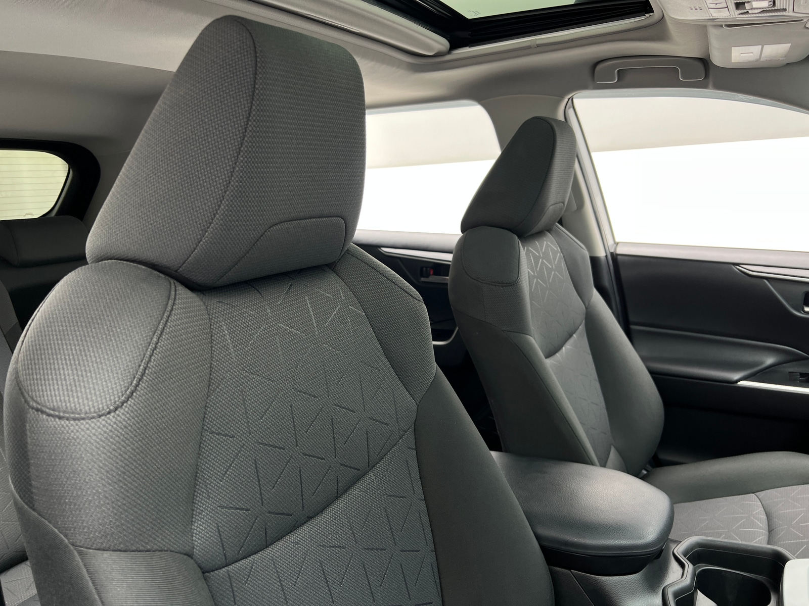 Thumbnail: 2020 Toyota RAV4 - 2