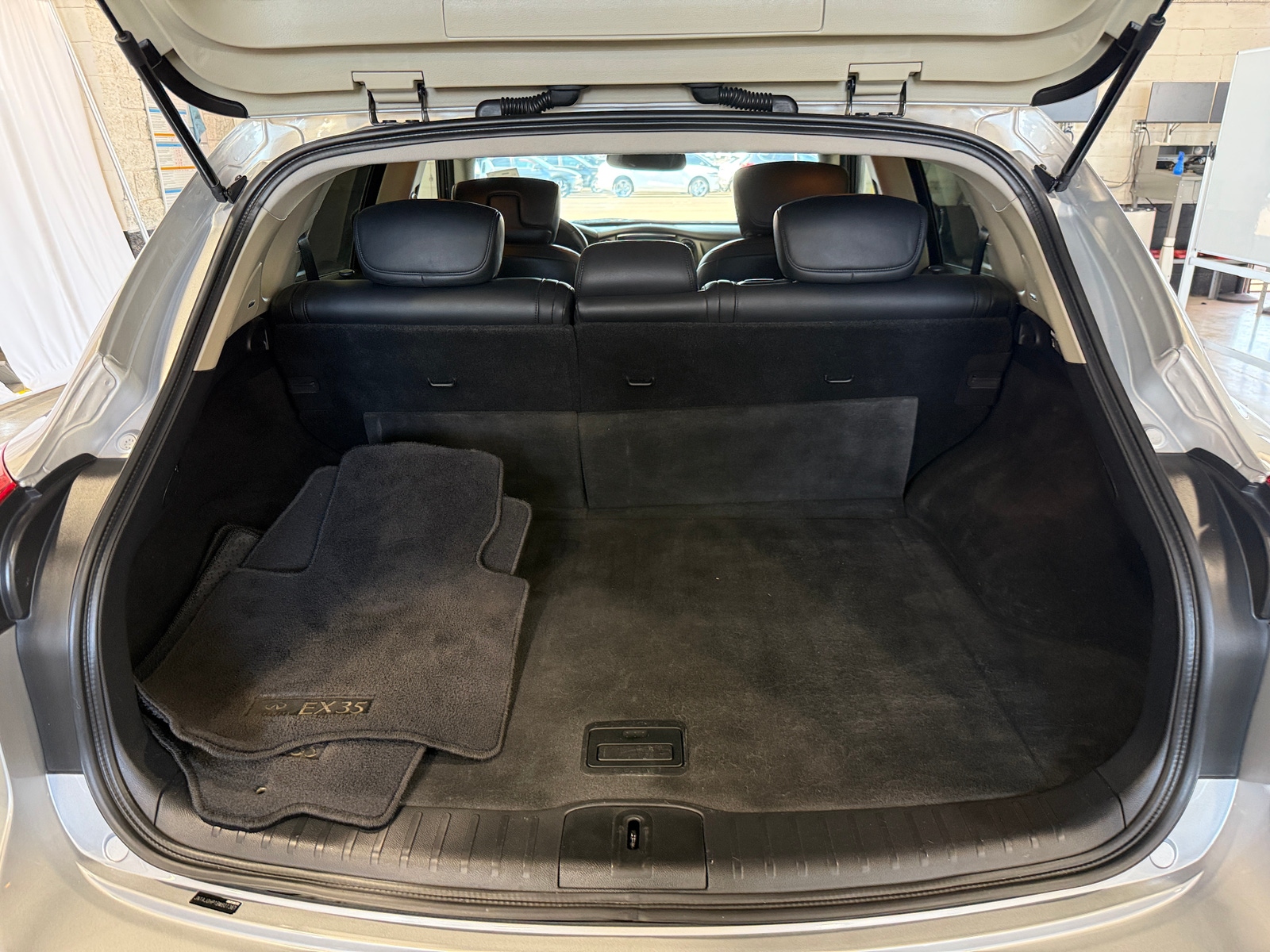 Thumbnail: 2011 INFINITI EX35 - 6