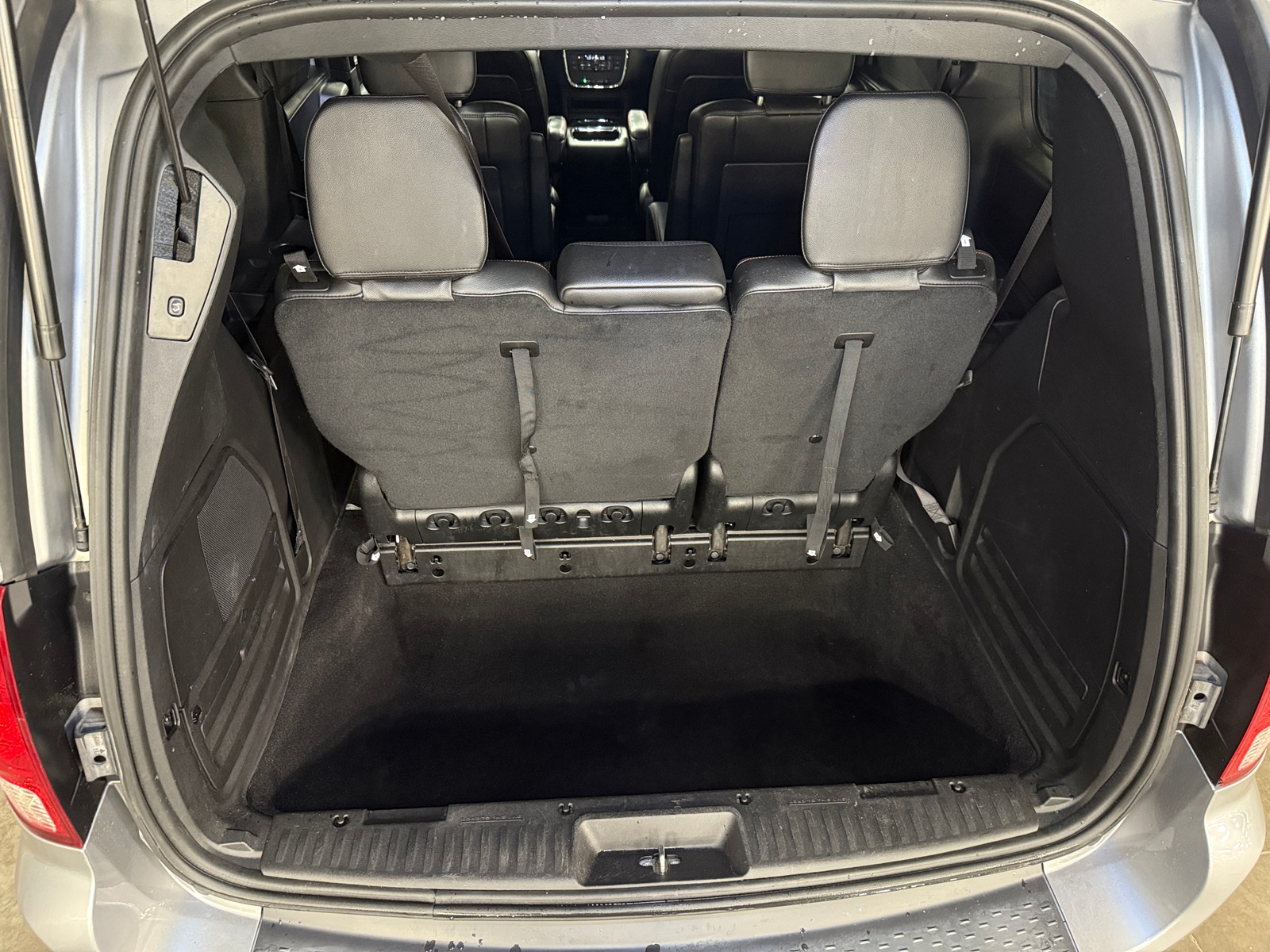 Thumbnail: 2019 Dodge Grand Caravan - 6
