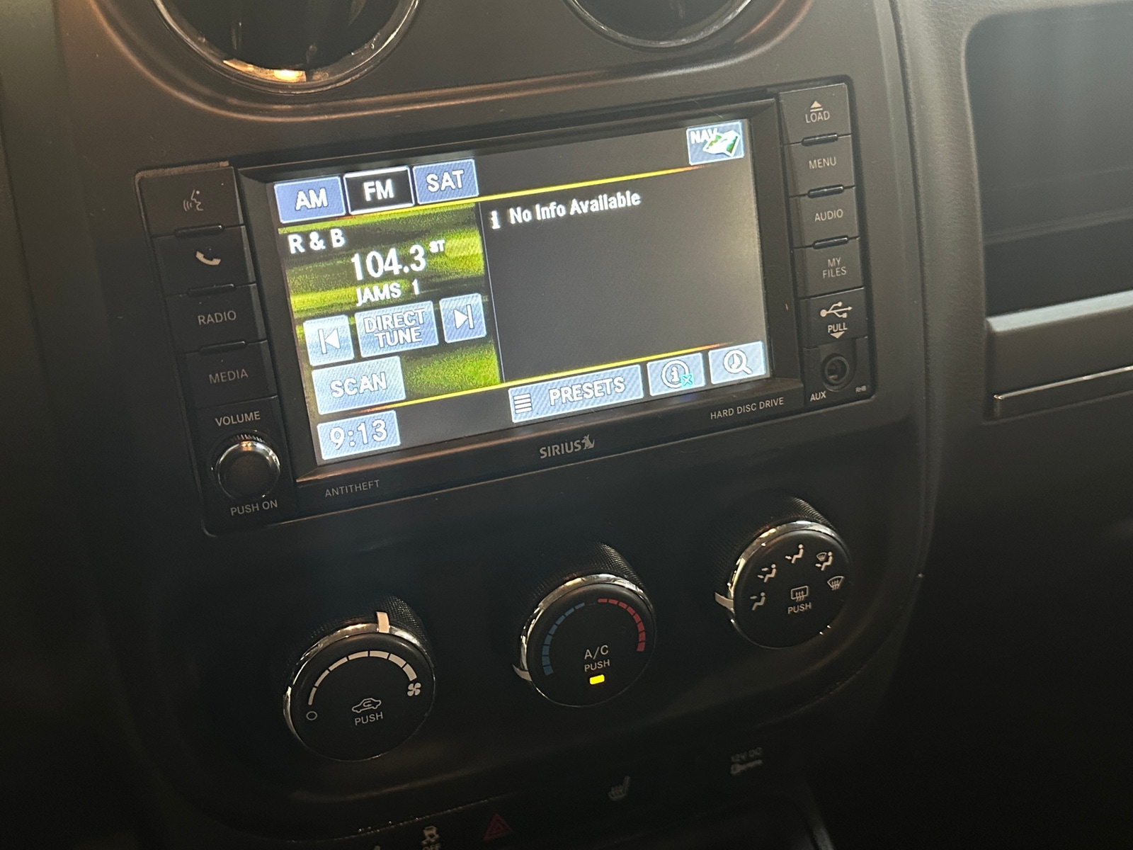 Thumbnail: 2017 Jeep Patriot - 3