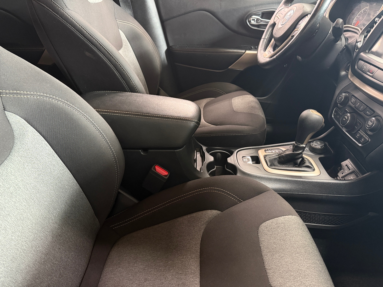 Thumbnail: 2018 Jeep Cherokee - 2