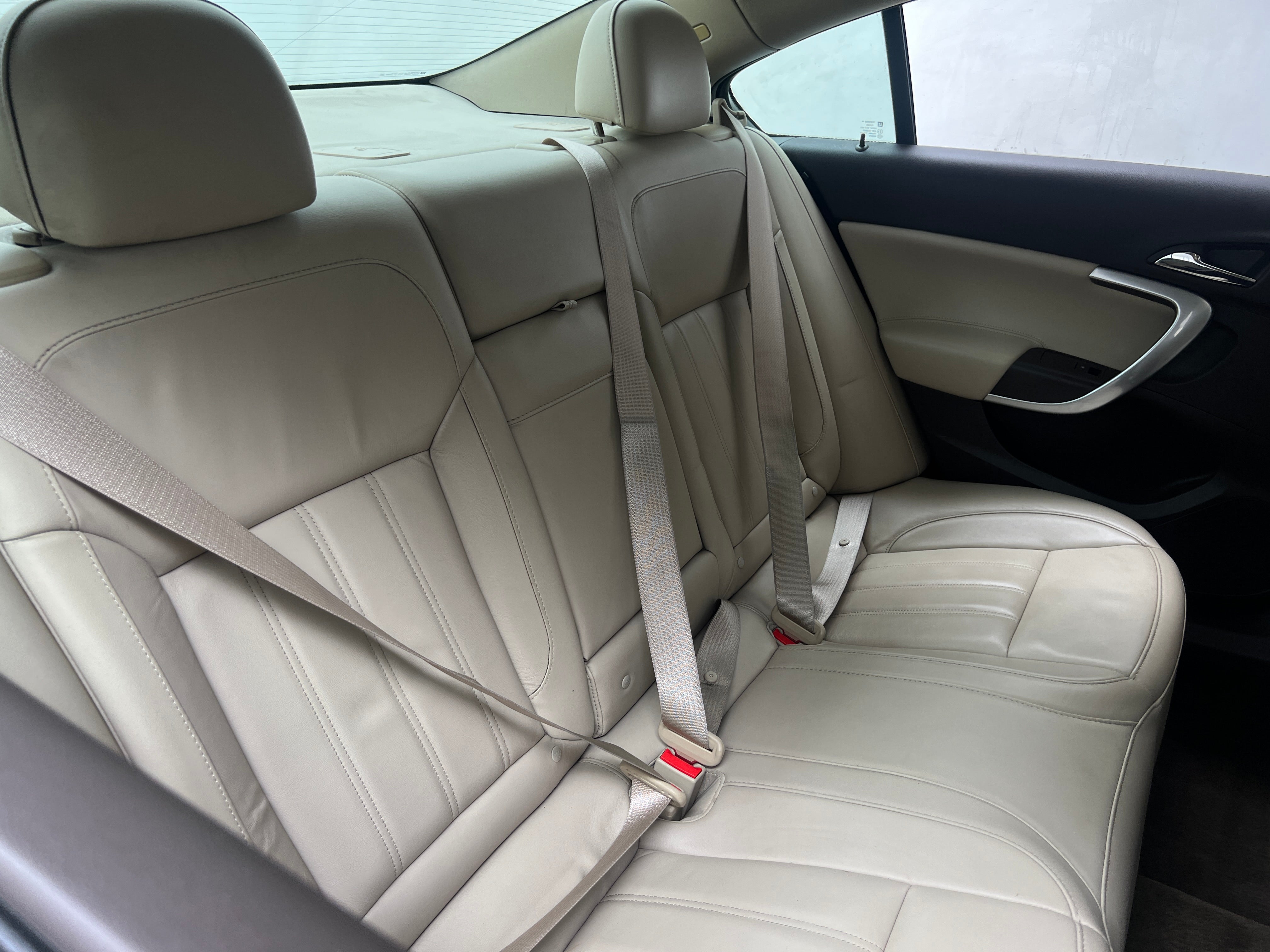 Used 2016 Buick Regal Base with VIN 2G4GL5EX1G9203709 for sale in Oak Creek, WI