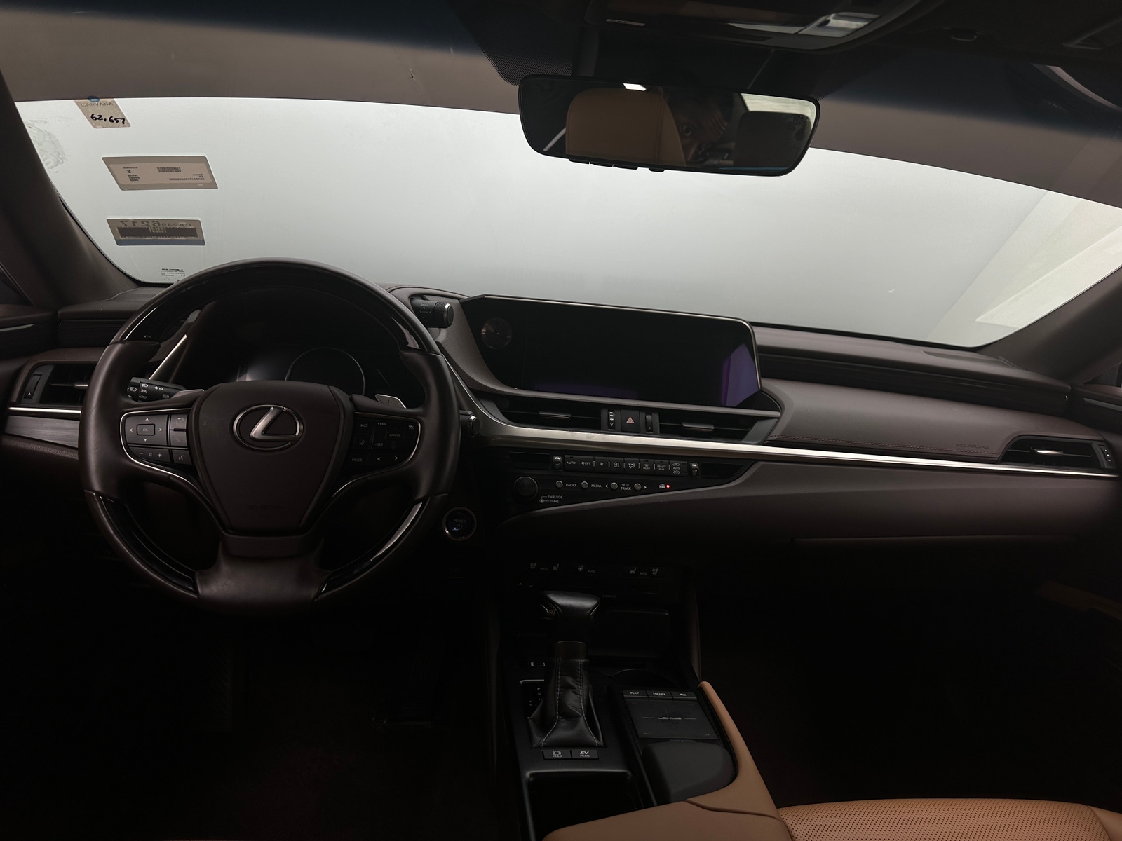 Thumbnail: 2020 Lexus ES - 2