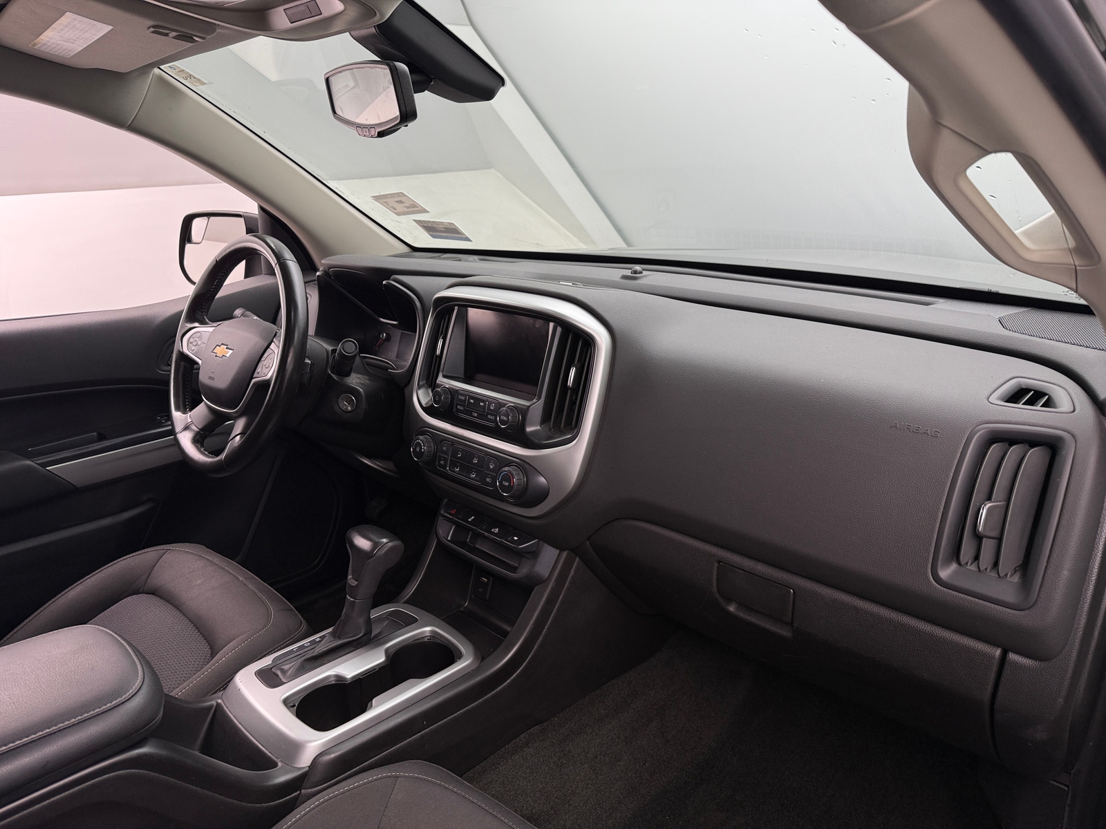 Thumbnail: 2018 Chevrolet Colorado - 3