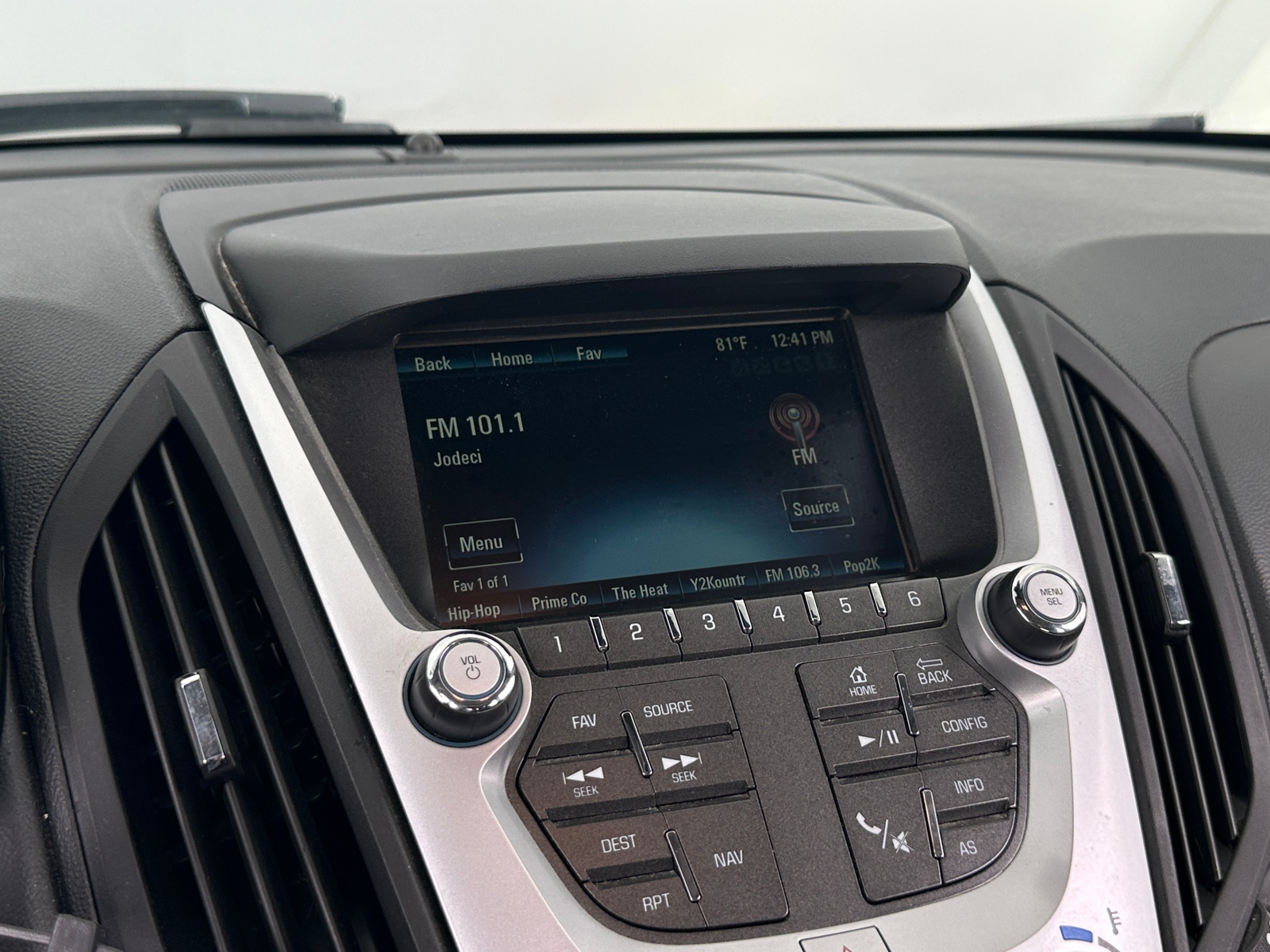 Thumbnail: 2017 Chevrolet Equinox - 4