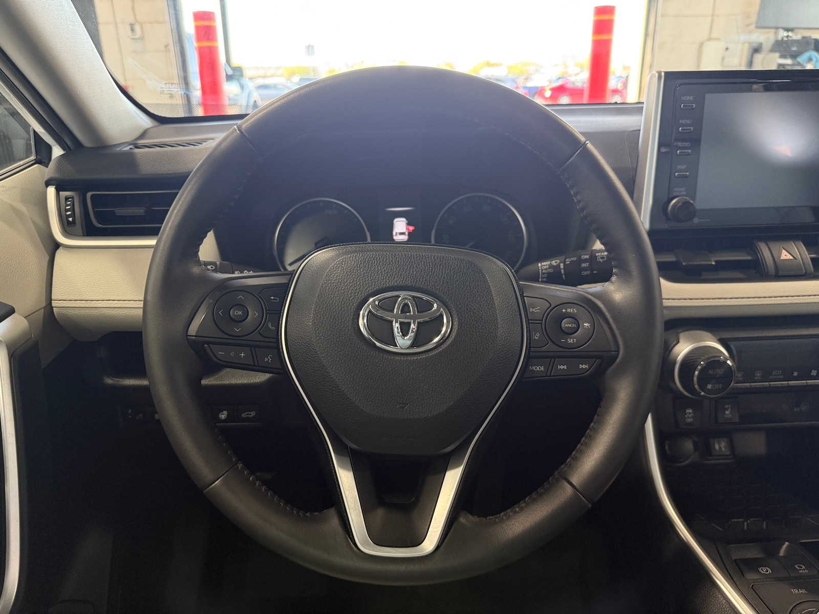 Thumbnail: 2019 Toyota RAV4 - 4
