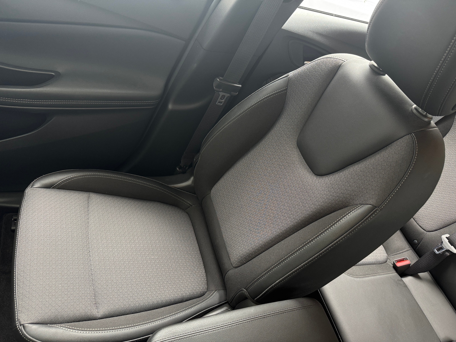 Thumbnail: 2022 Buick Encore GX - 2