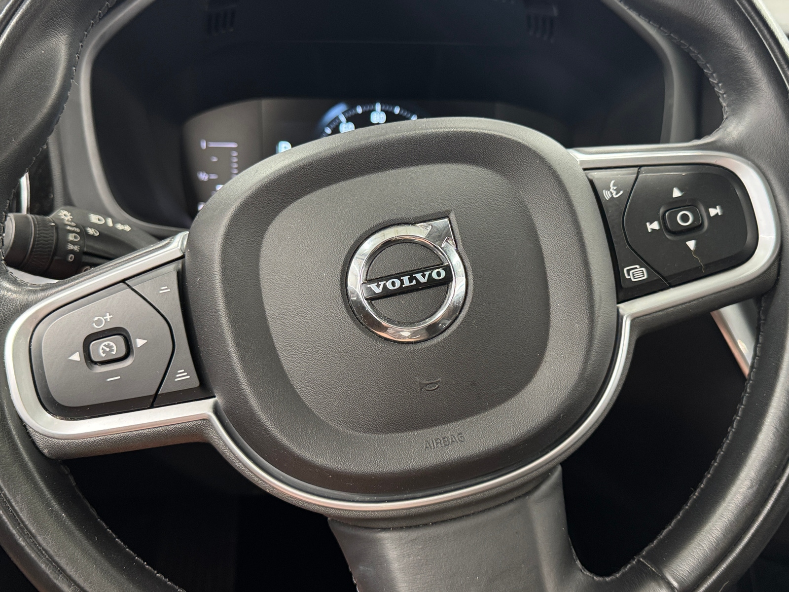 Thumbnail: 2019 Volvo XC60 - 4