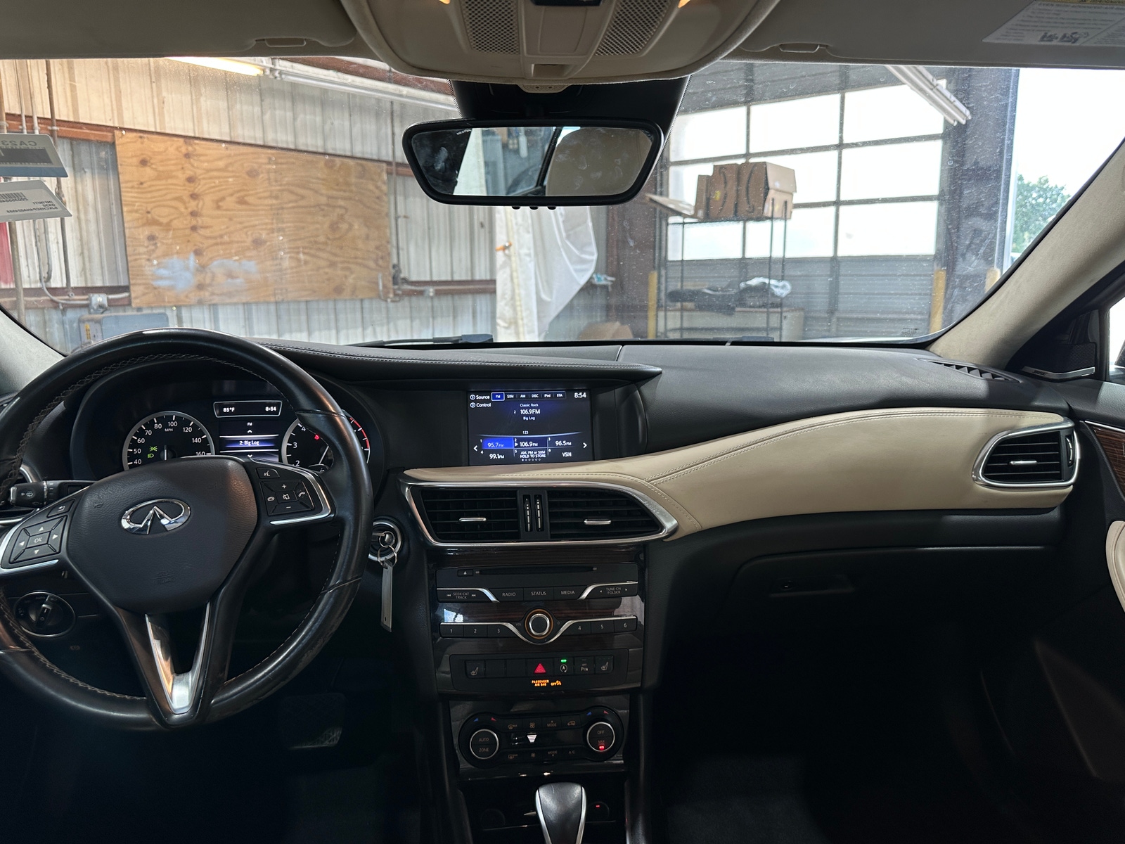 Thumbnail: 2017 INFINITI QX30 - 2