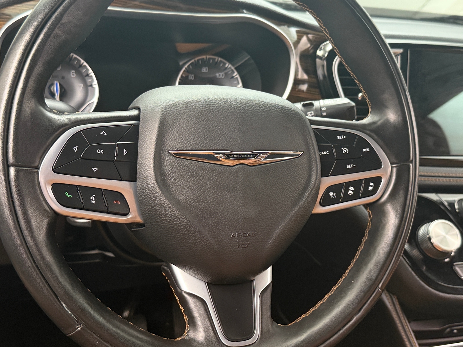 Thumbnail: 2022 Chrysler Pacifica - 4