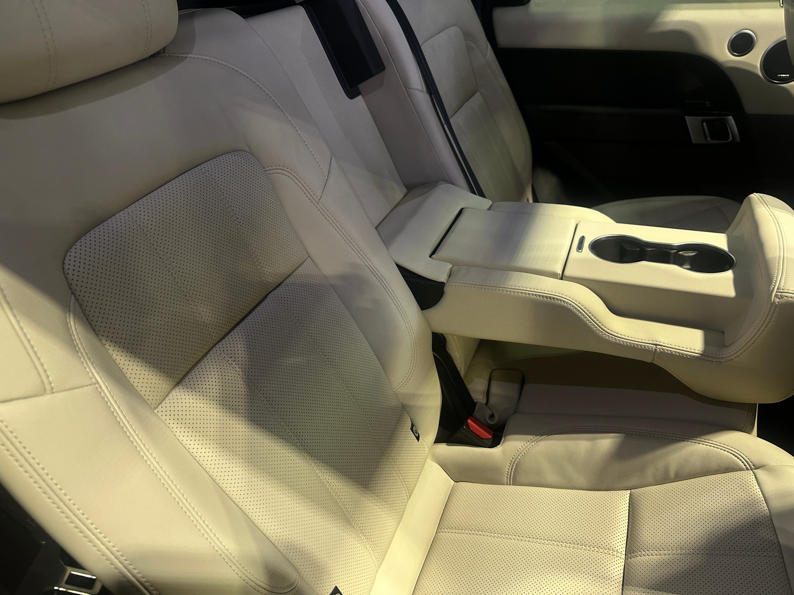 Thumbnail: 2022 Land Rover Range Rover Sport - 5