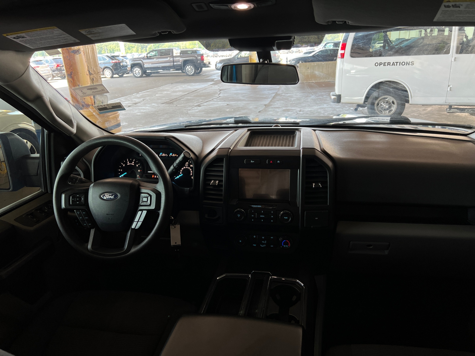 Thumbnail: 2019 Ford Econoline - 3