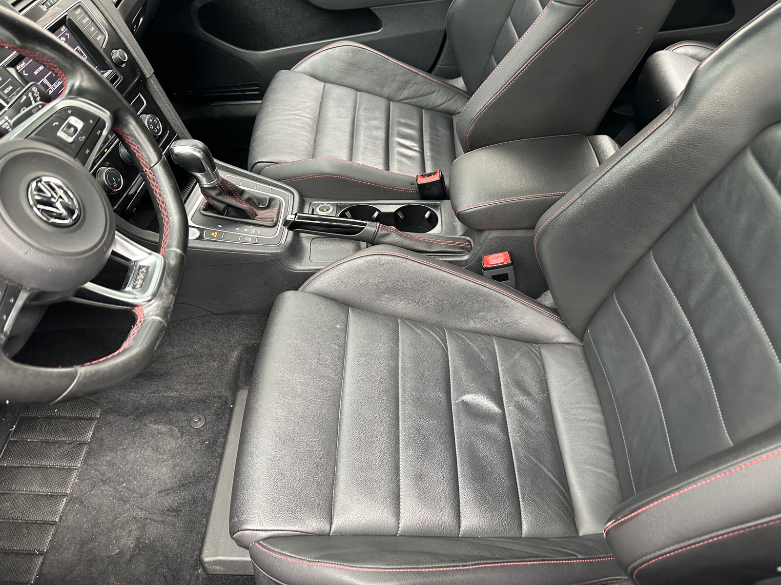 Thumbnail: 2015 Volkswagen Golf - 2