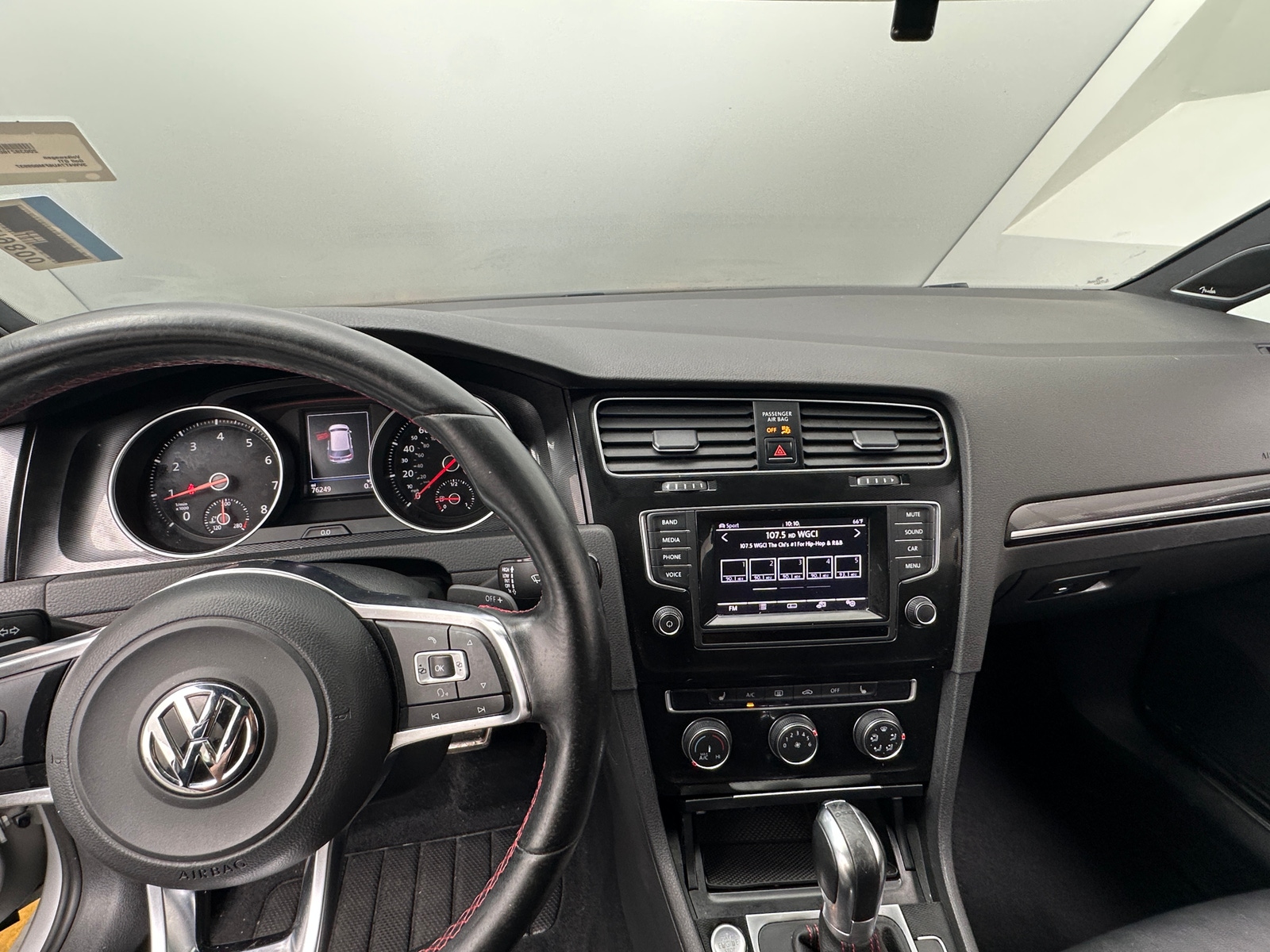 Thumbnail: 2015 Volkswagen Golf - 3