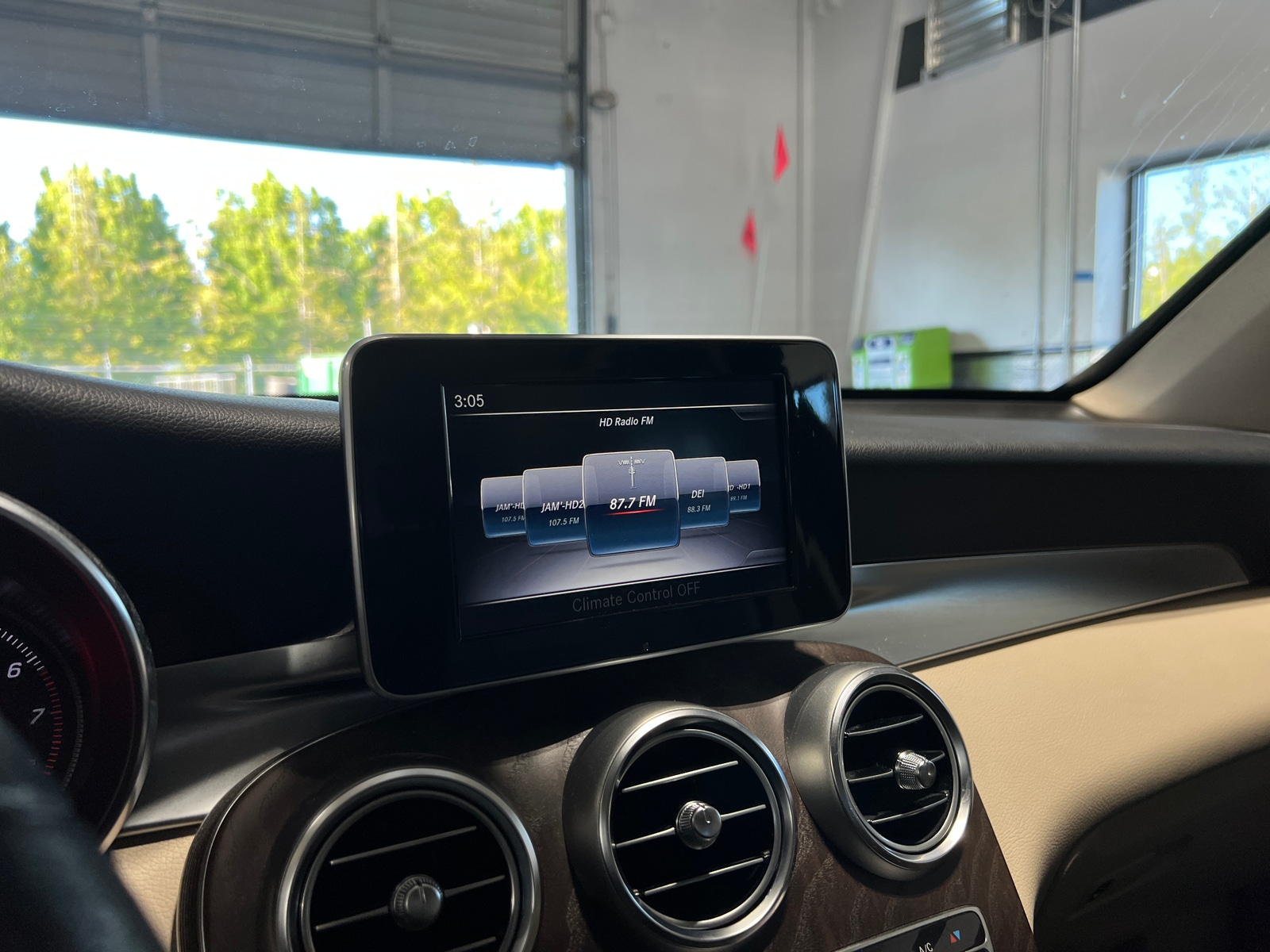 Thumbnail: 2019 Mercedes-Benz GLC - 3
