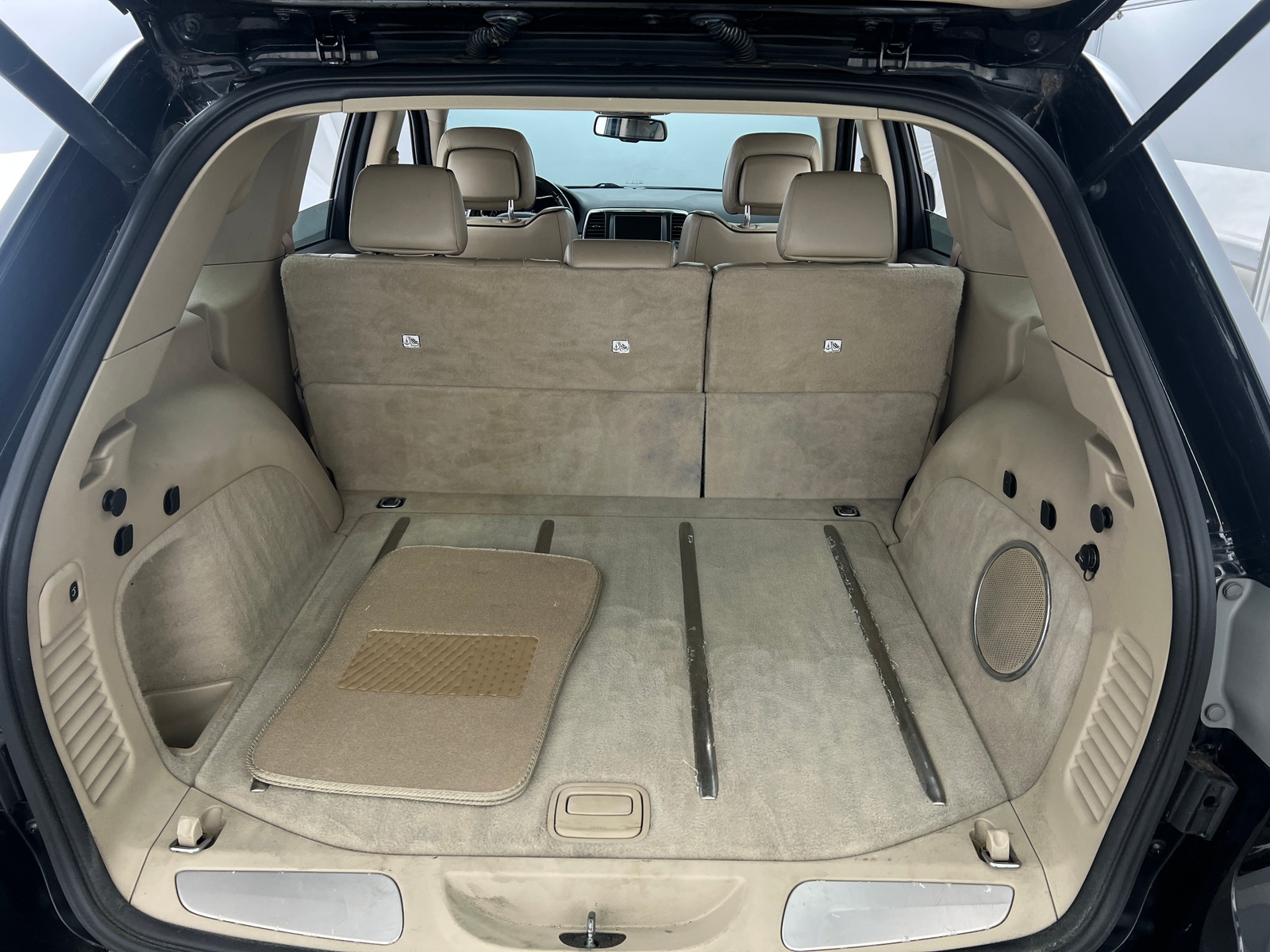 Thumbnail: 2014 Jeep Grand Cherokee - 6