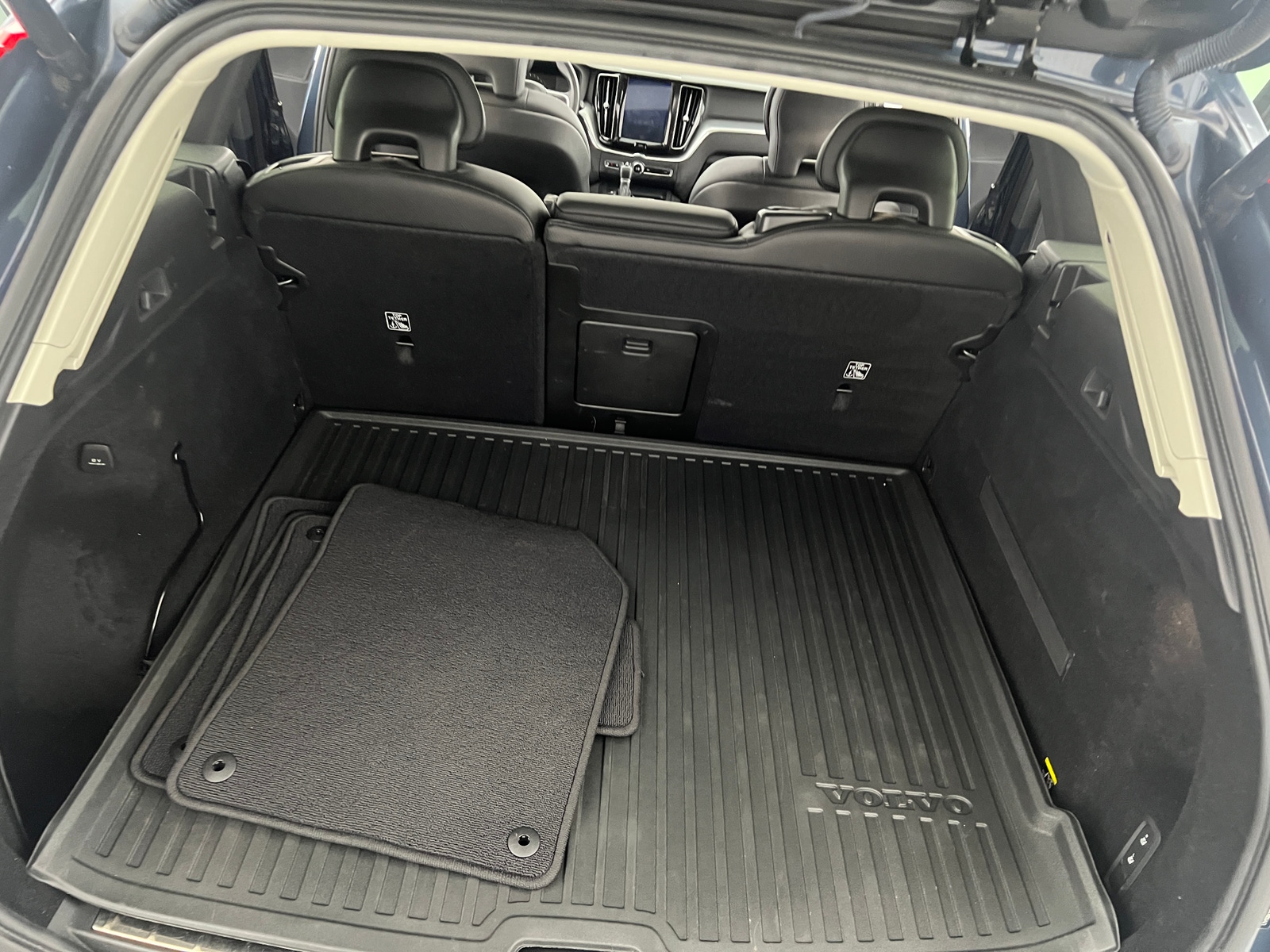 Thumbnail: 2019 Volvo XC60 - 7