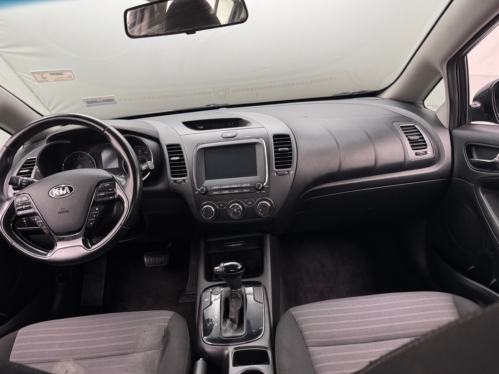 Thumbnail: 2017 Kia Forte - 3